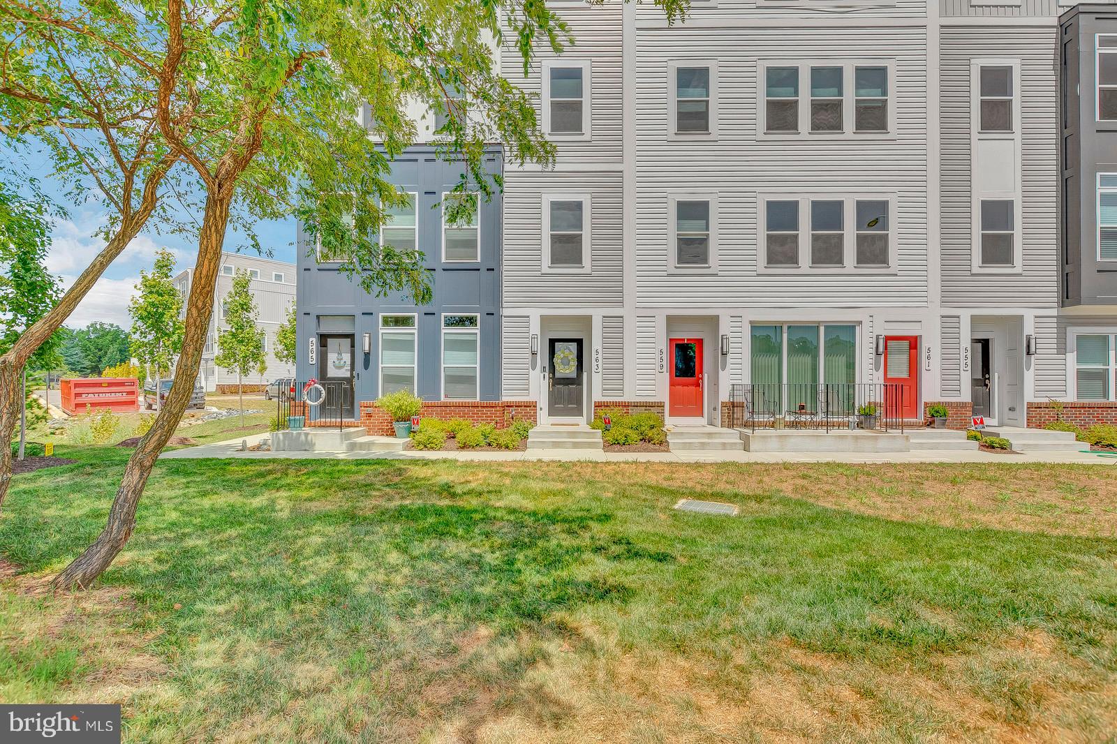 ADMIRALS SQUARE - Residential