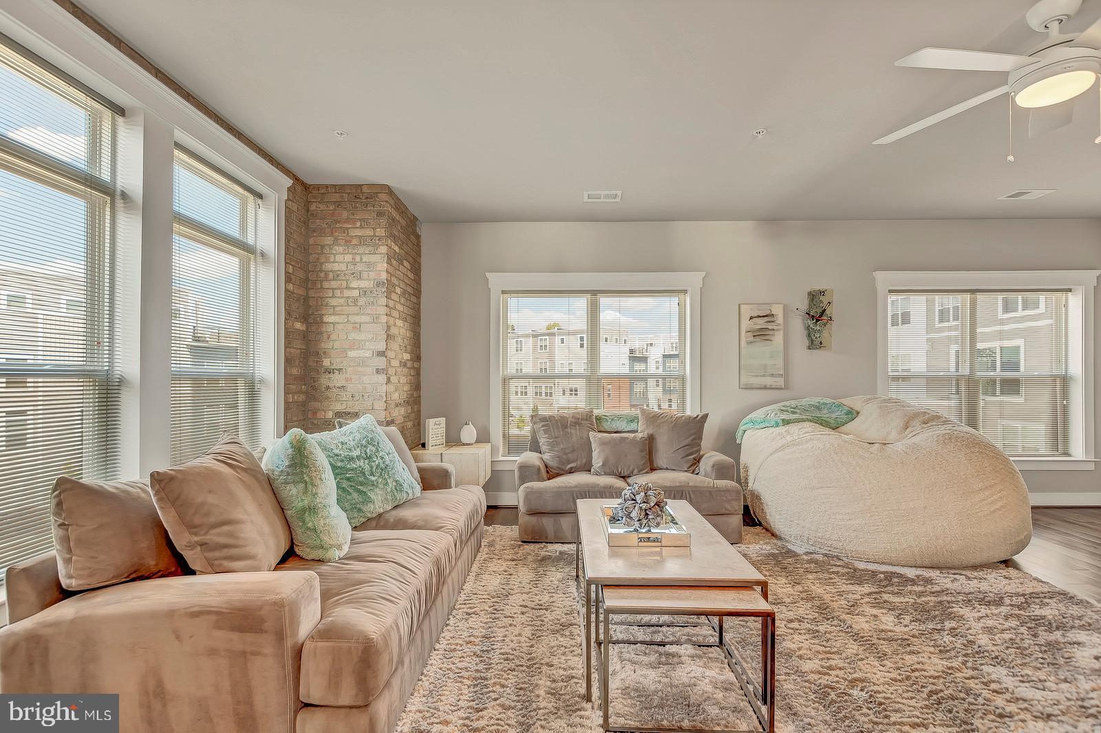 ADMIRALS SQUARE - Residential