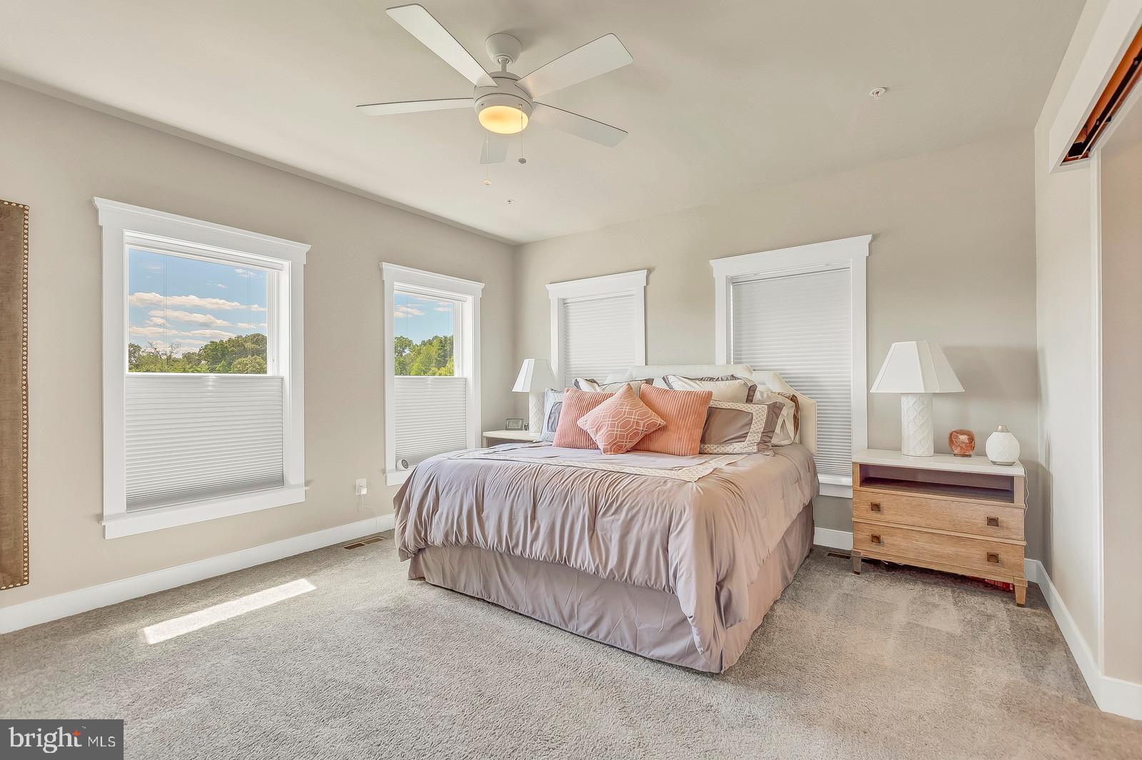 ADMIRALS SQUARE - Residential