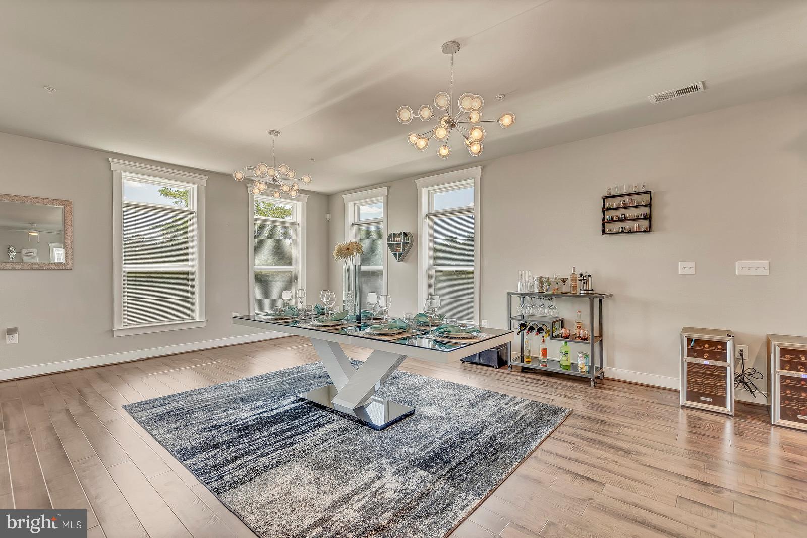 ADMIRALS SQUARE - Residential