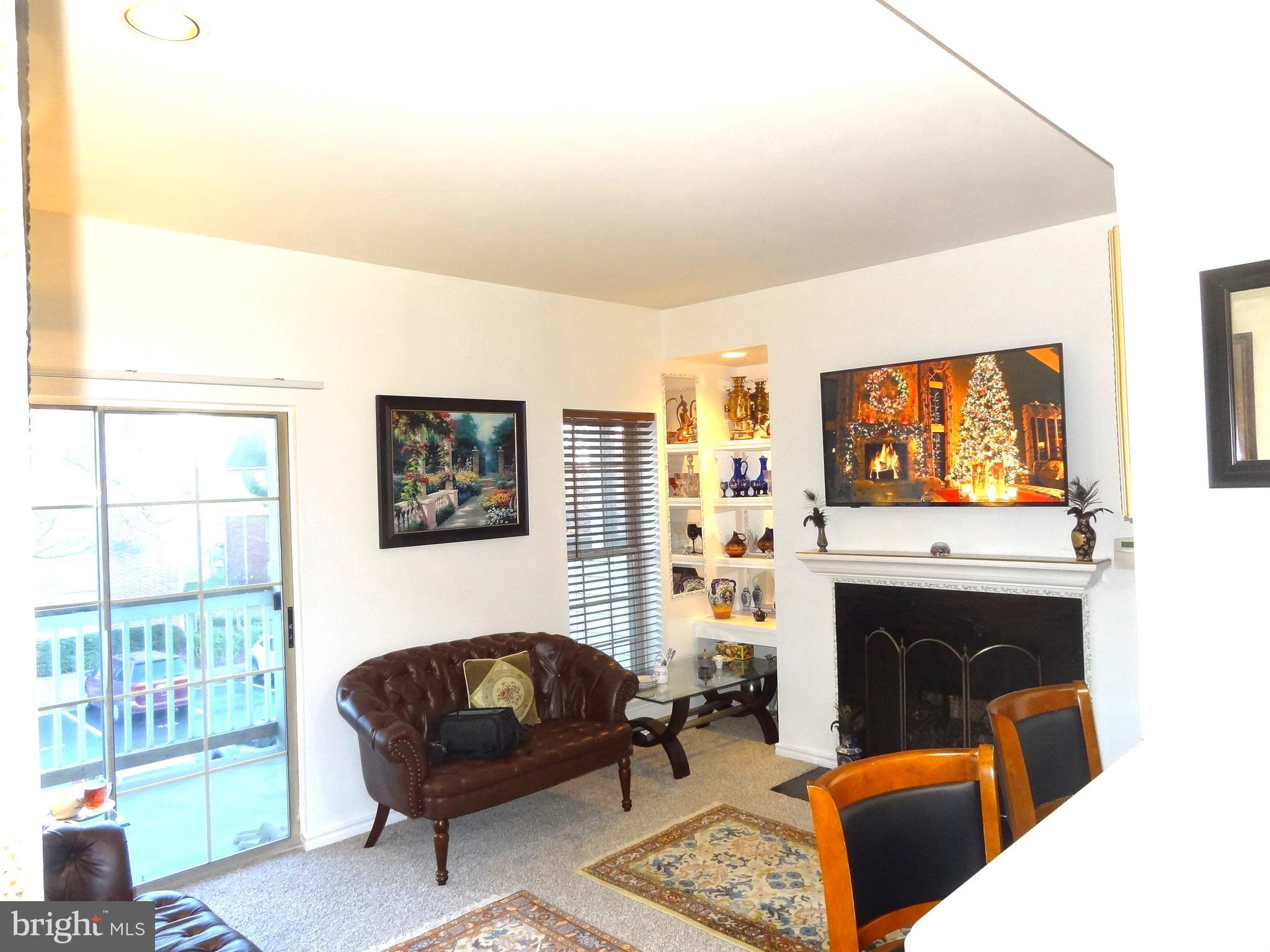 PENDERBROOK SQUARE CONDOMINIUMS - Residential