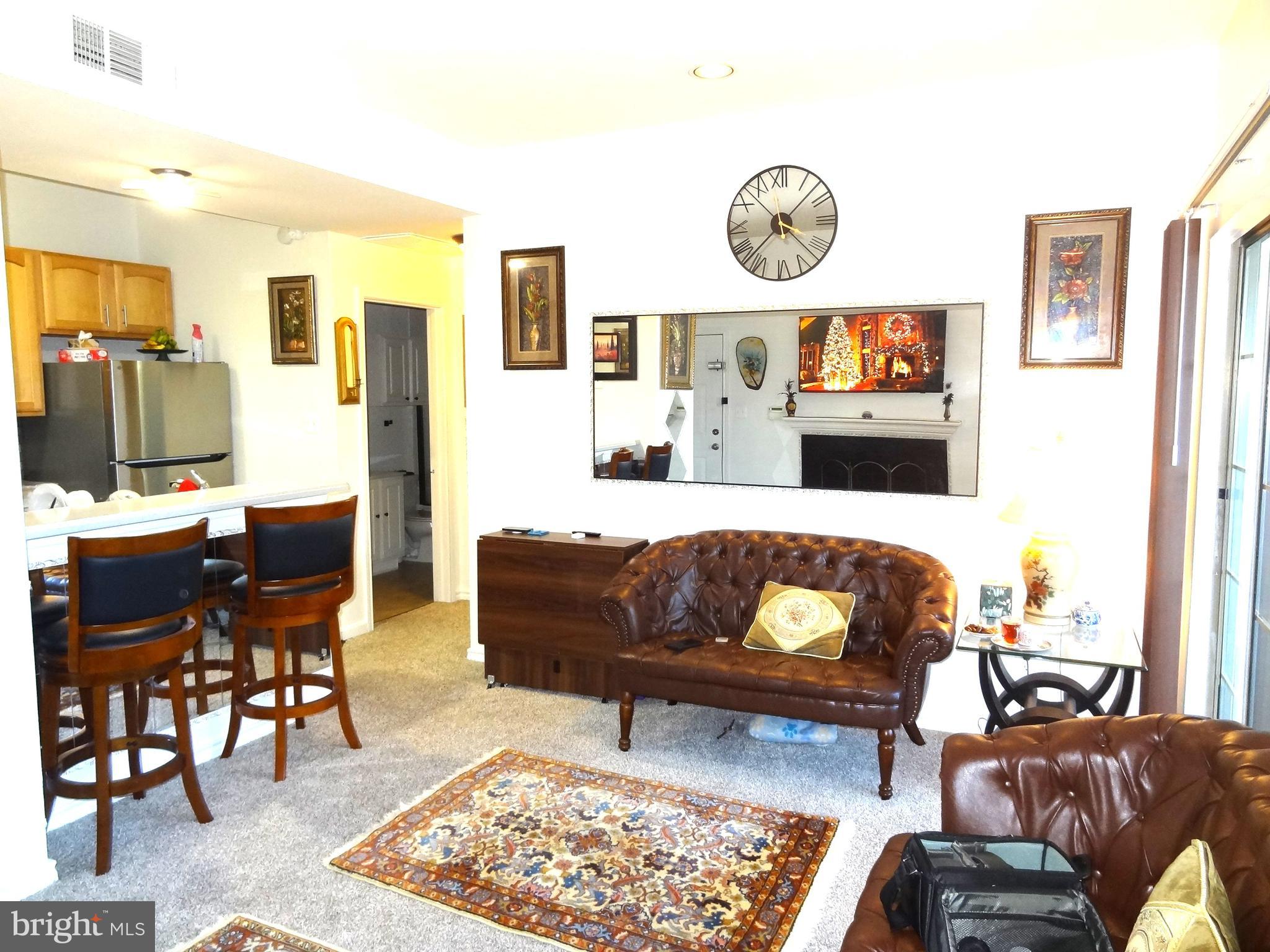 PENDERBROOK SQUARE CONDOMINIUMS - Residential