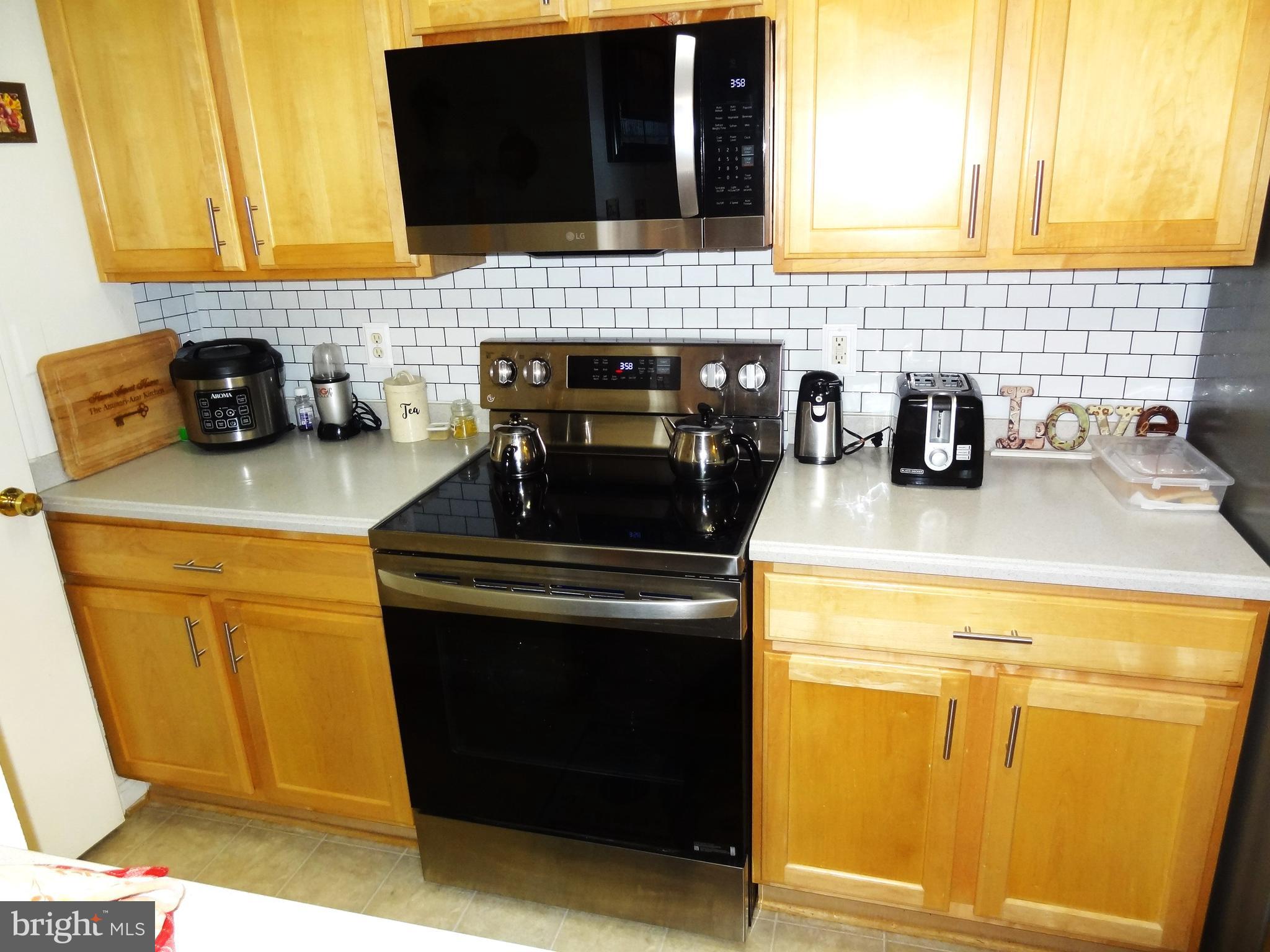 PENDERBROOK SQUARE CONDOMINIUMS - Residential