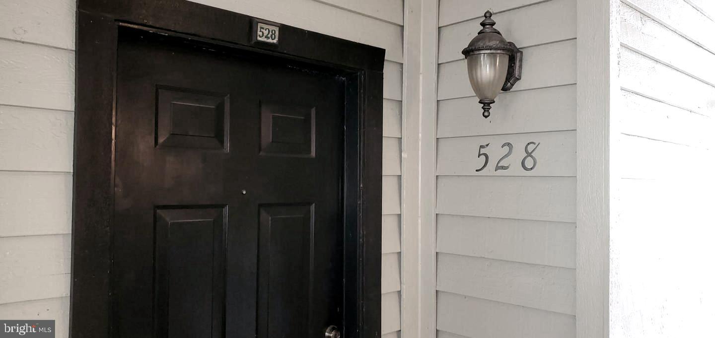 PENDERBROOK SQUARE CONDOMINIUMS - Residential