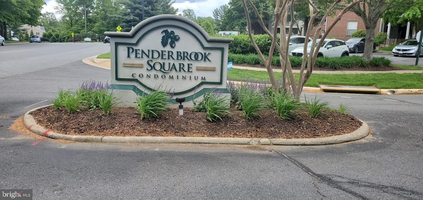 PENDERBROOK SQUARE CONDOMINIUMS - Residential