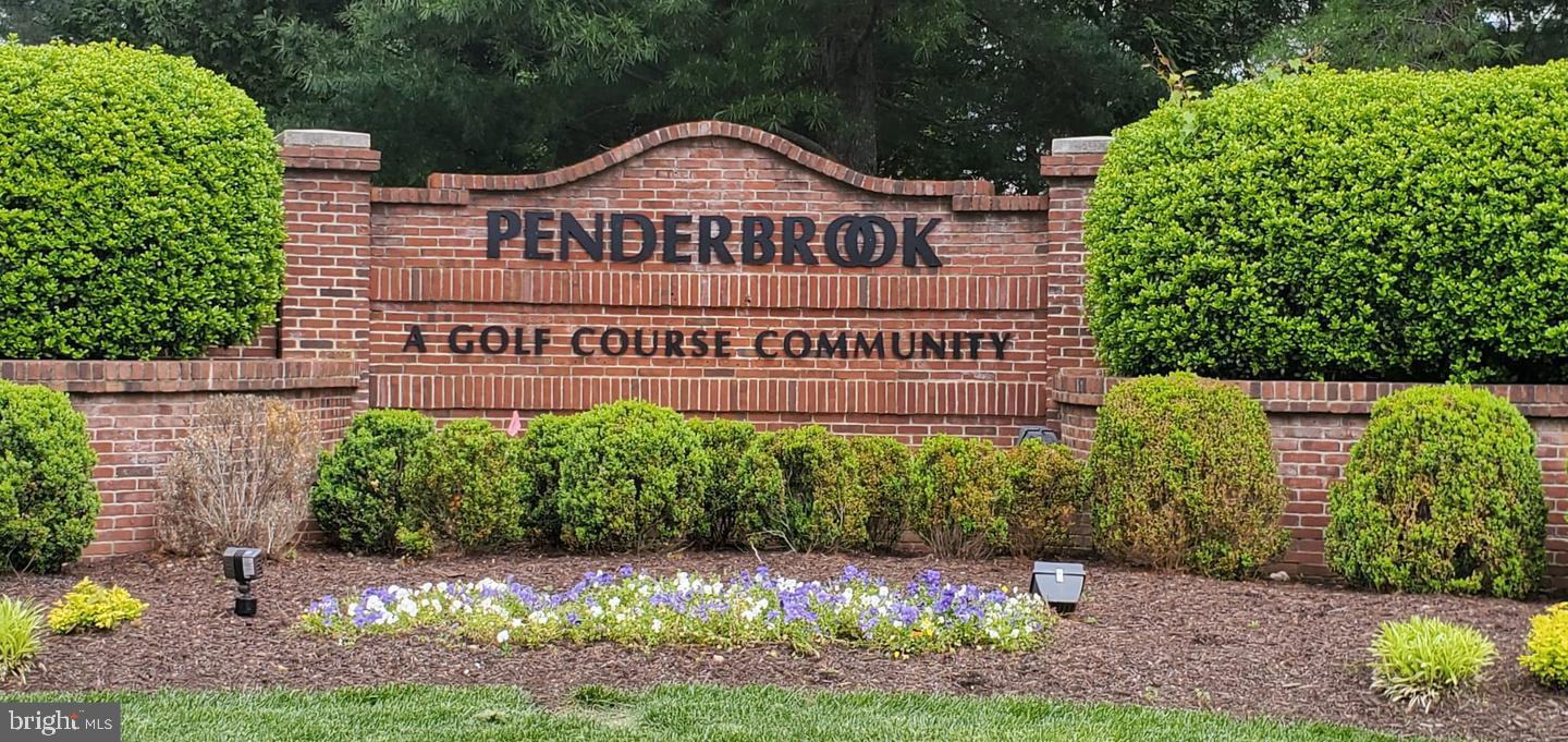 PENDERBROOK SQUARE CONDOMINIUMS - Residential