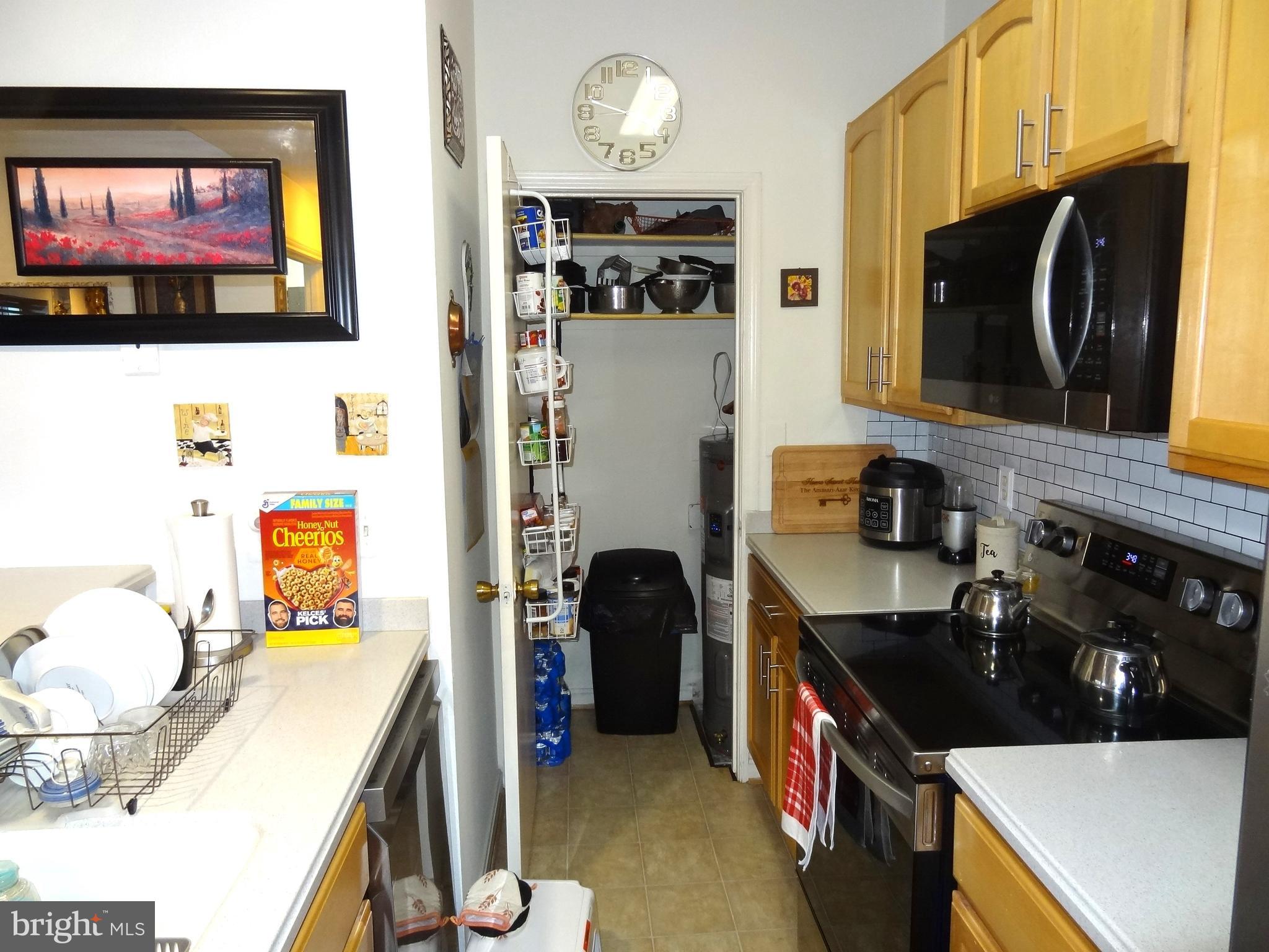 PENDERBROOK SQUARE CONDOMINIUMS - Residential