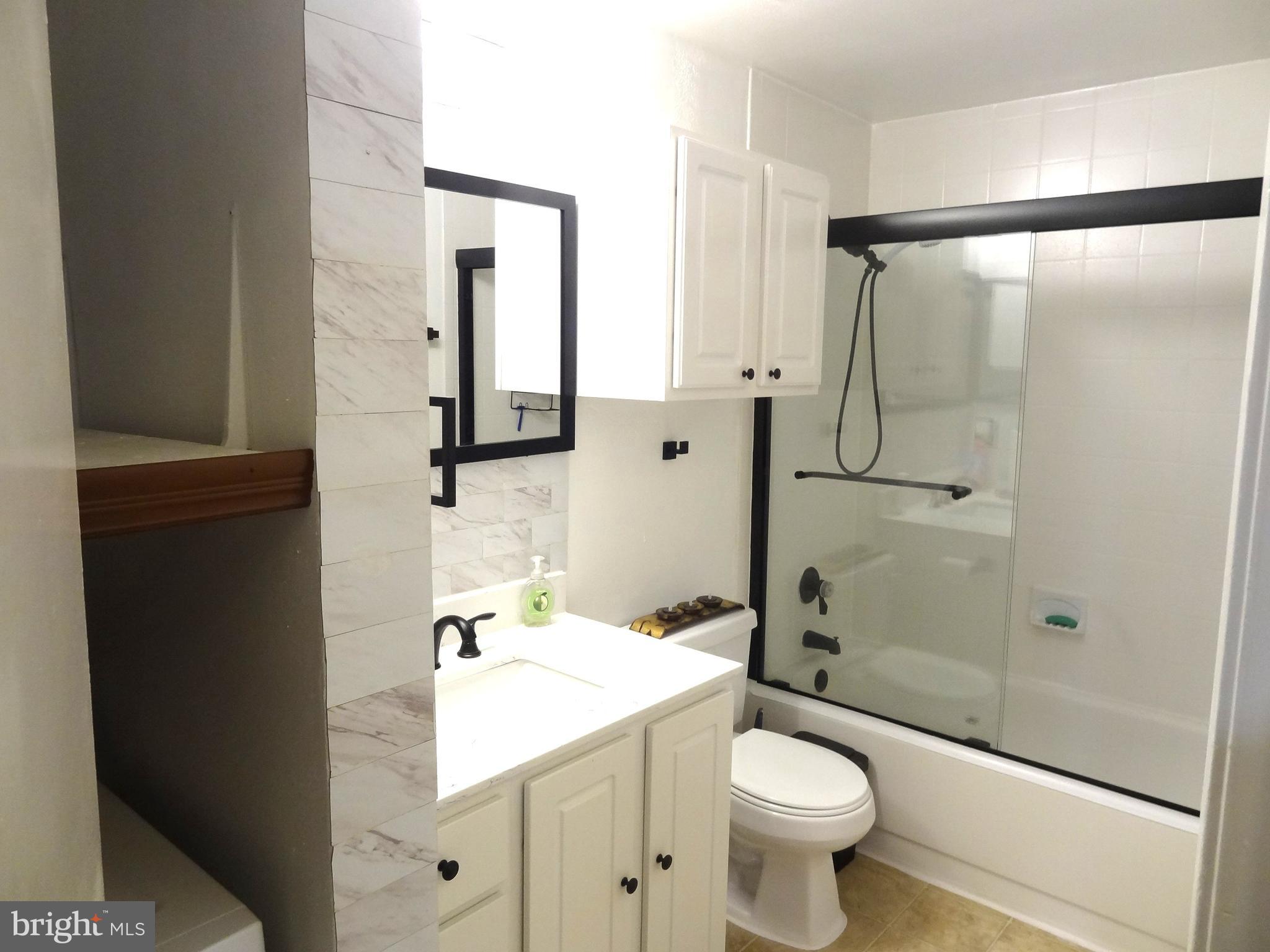 PENDERBROOK SQUARE CONDOMINIUMS - Residential