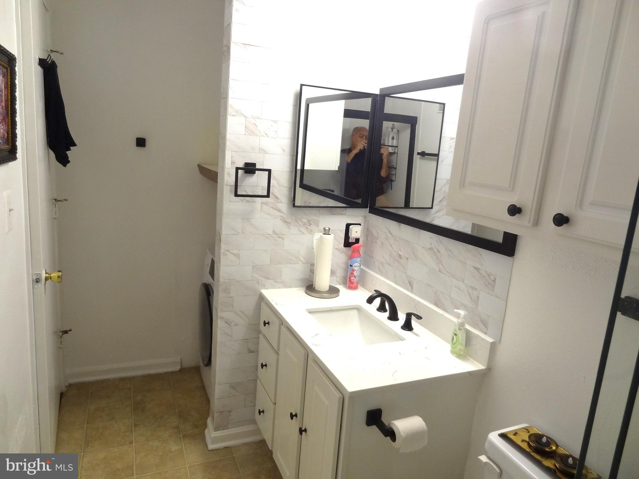 PENDERBROOK SQUARE CONDOMINIUMS - Residential