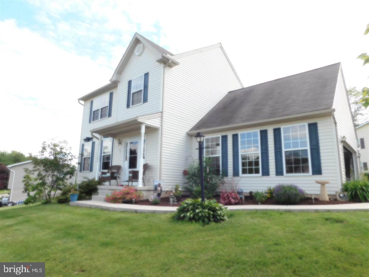 ORIOLE CIRCLE - Residential