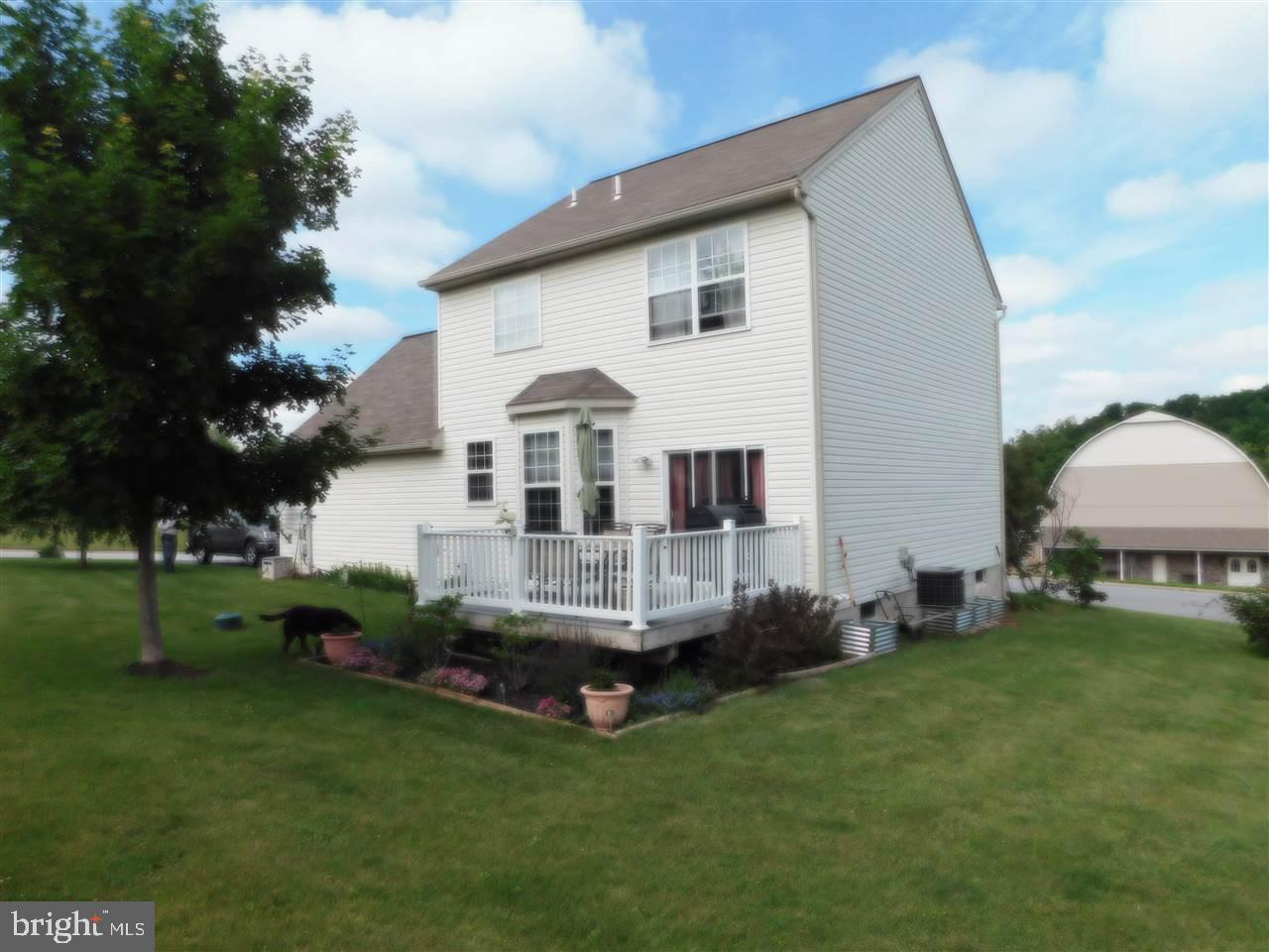 ORIOLE CIRCLE - Residential