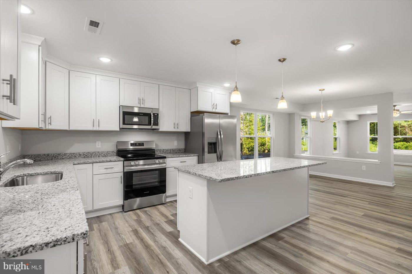 WESTMORELAND SHORES - Residential Lease