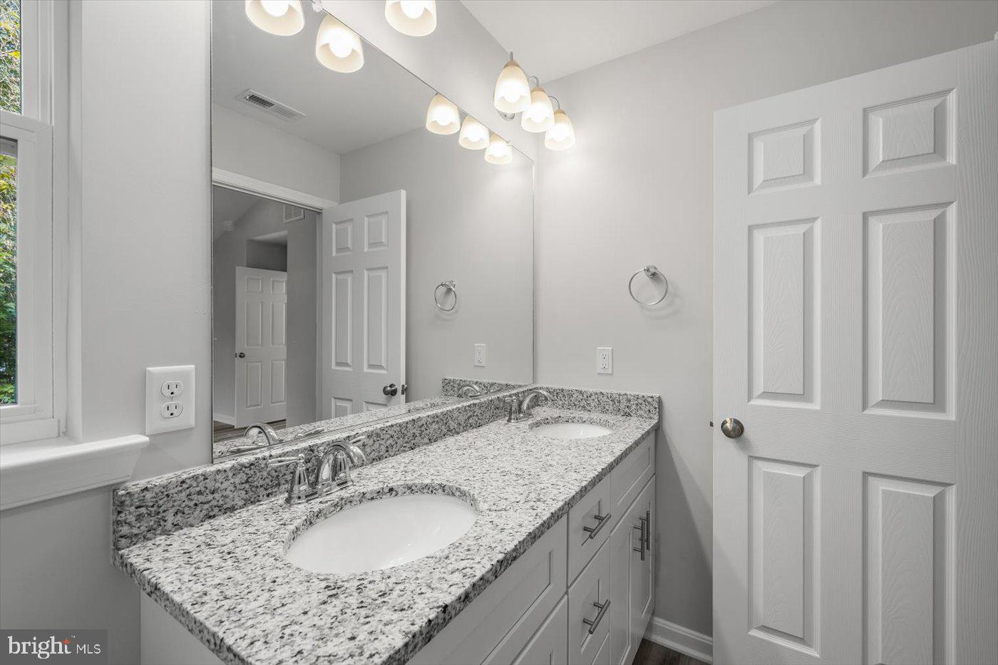 WESTMORELAND SHORES - Residential Lease