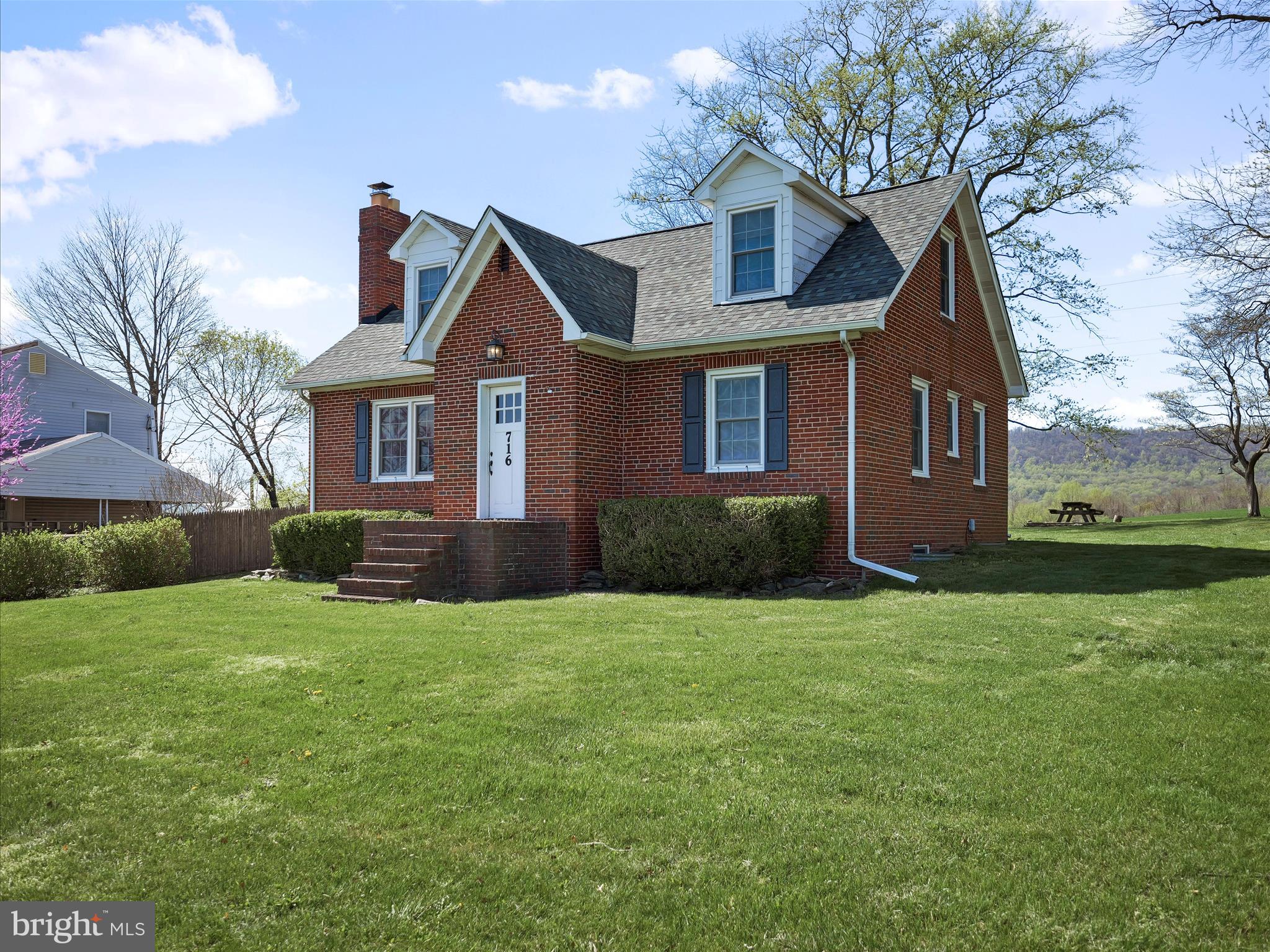 716 JEFFERSON PIKE