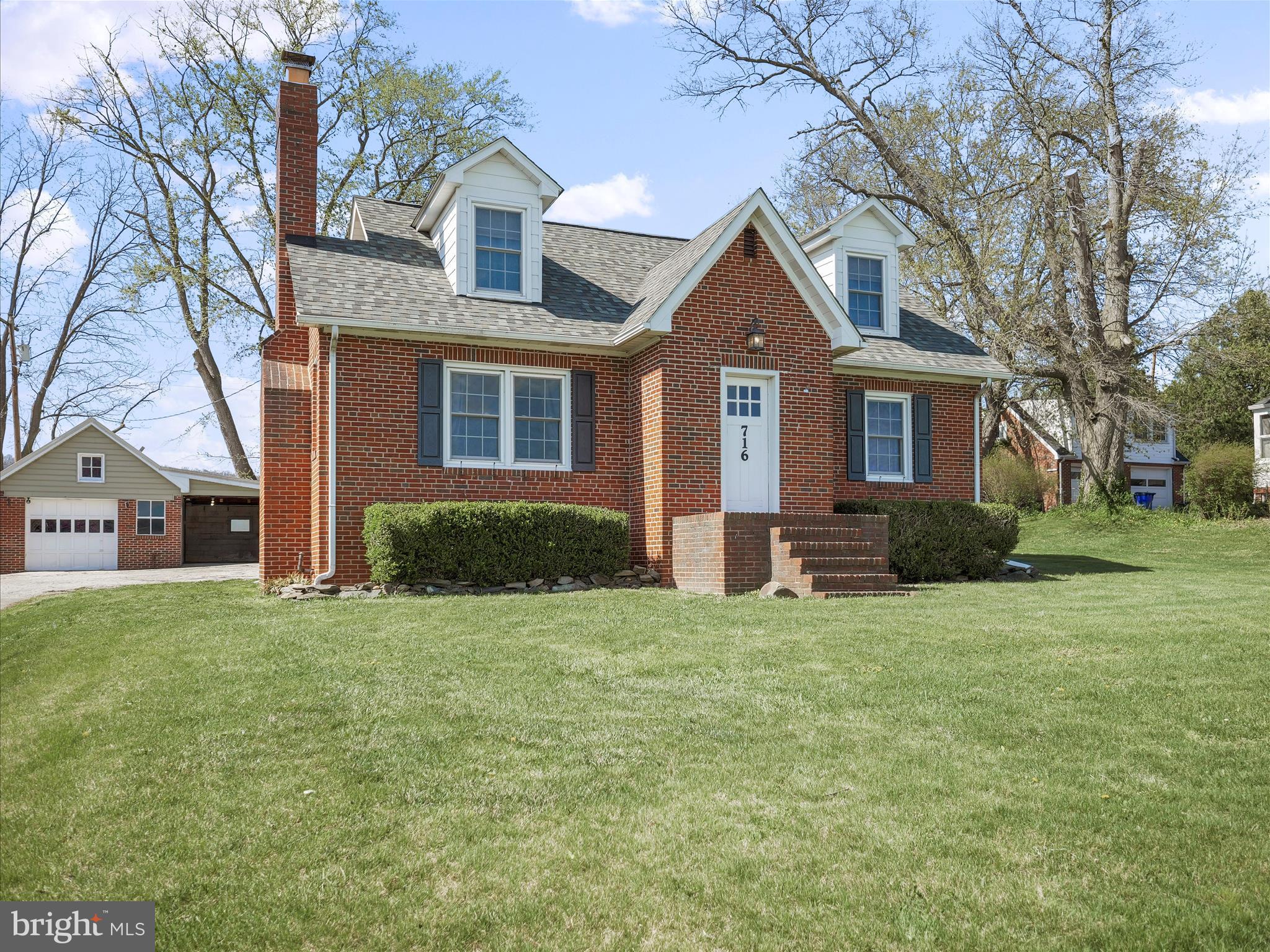 716 JEFFERSON PIKE