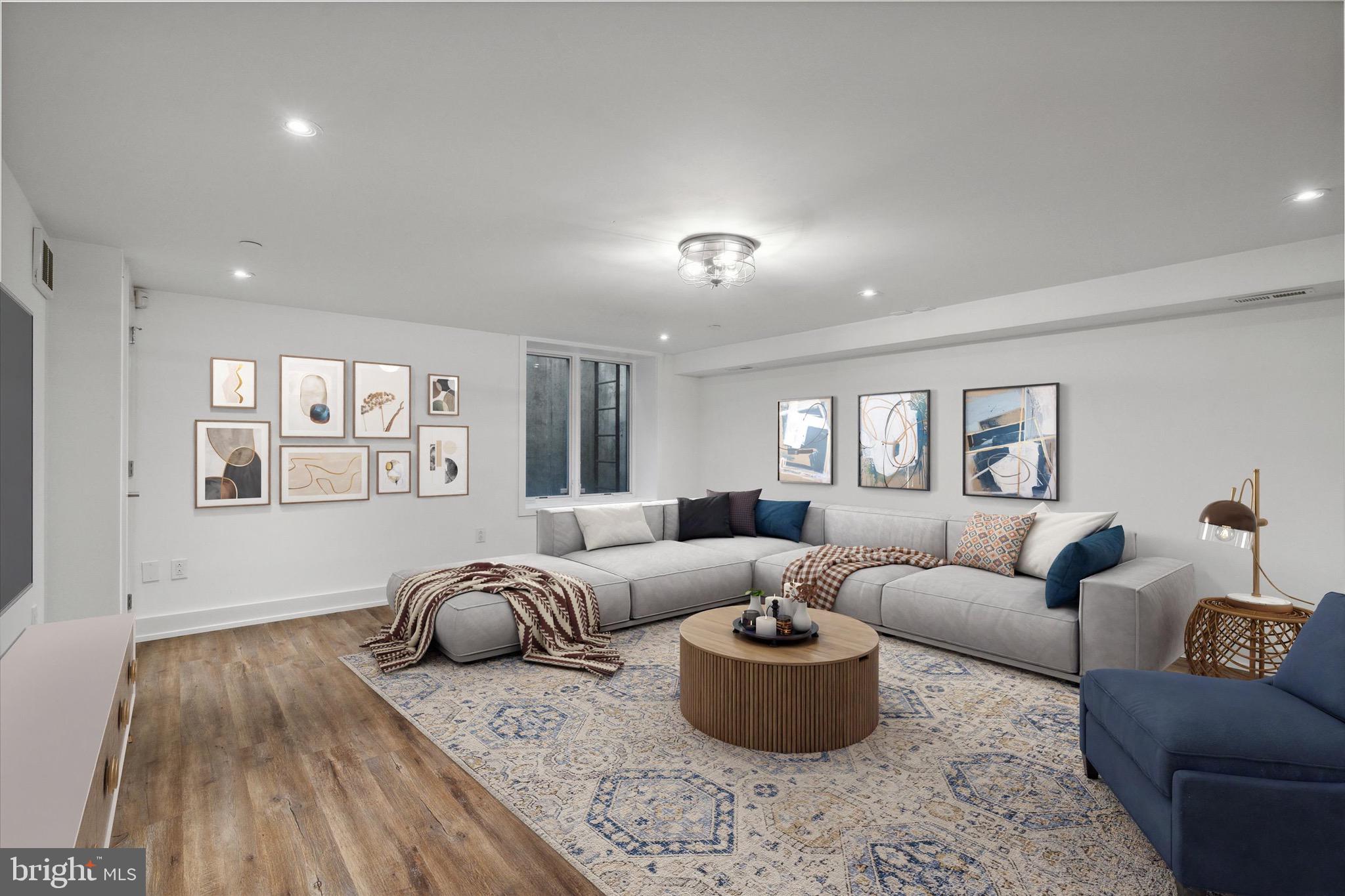 LIBERTY SQUARE - Residential