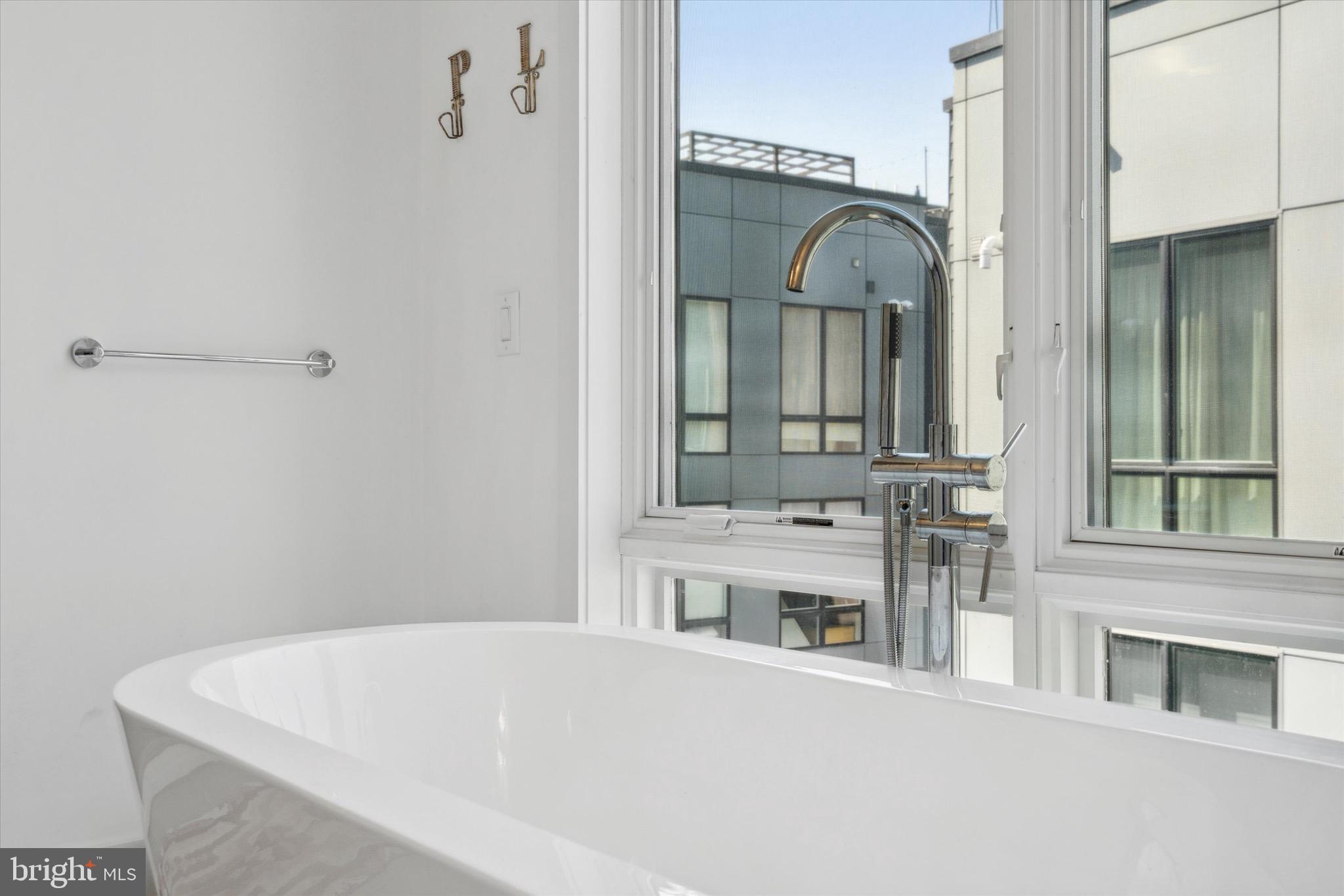 LIBERTY SQUARE - Residential