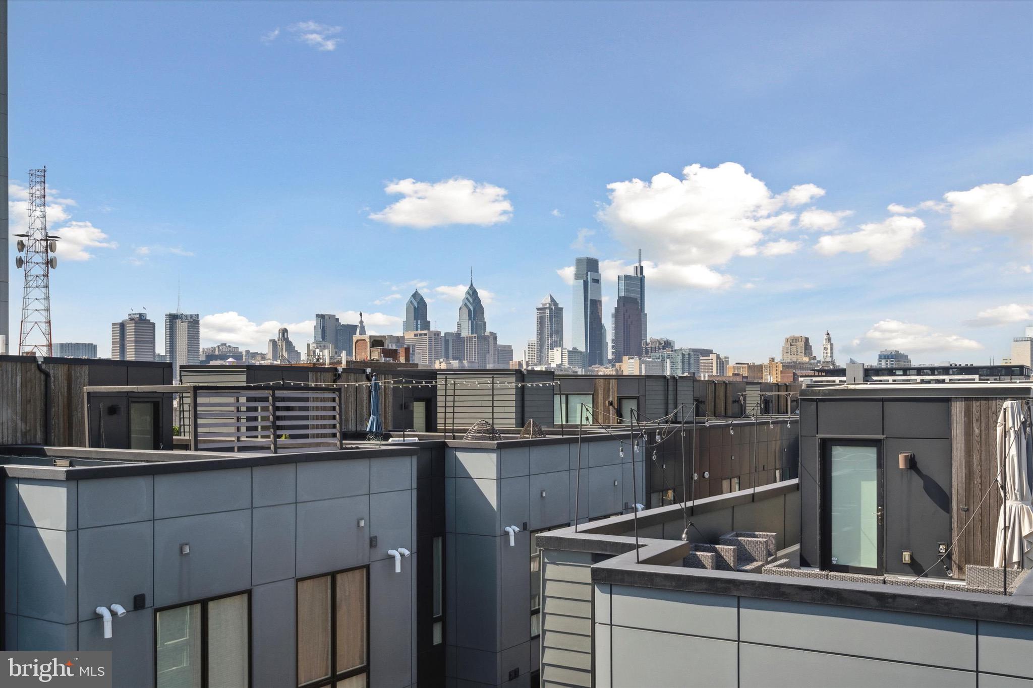 LIBERTY SQUARE - Residential