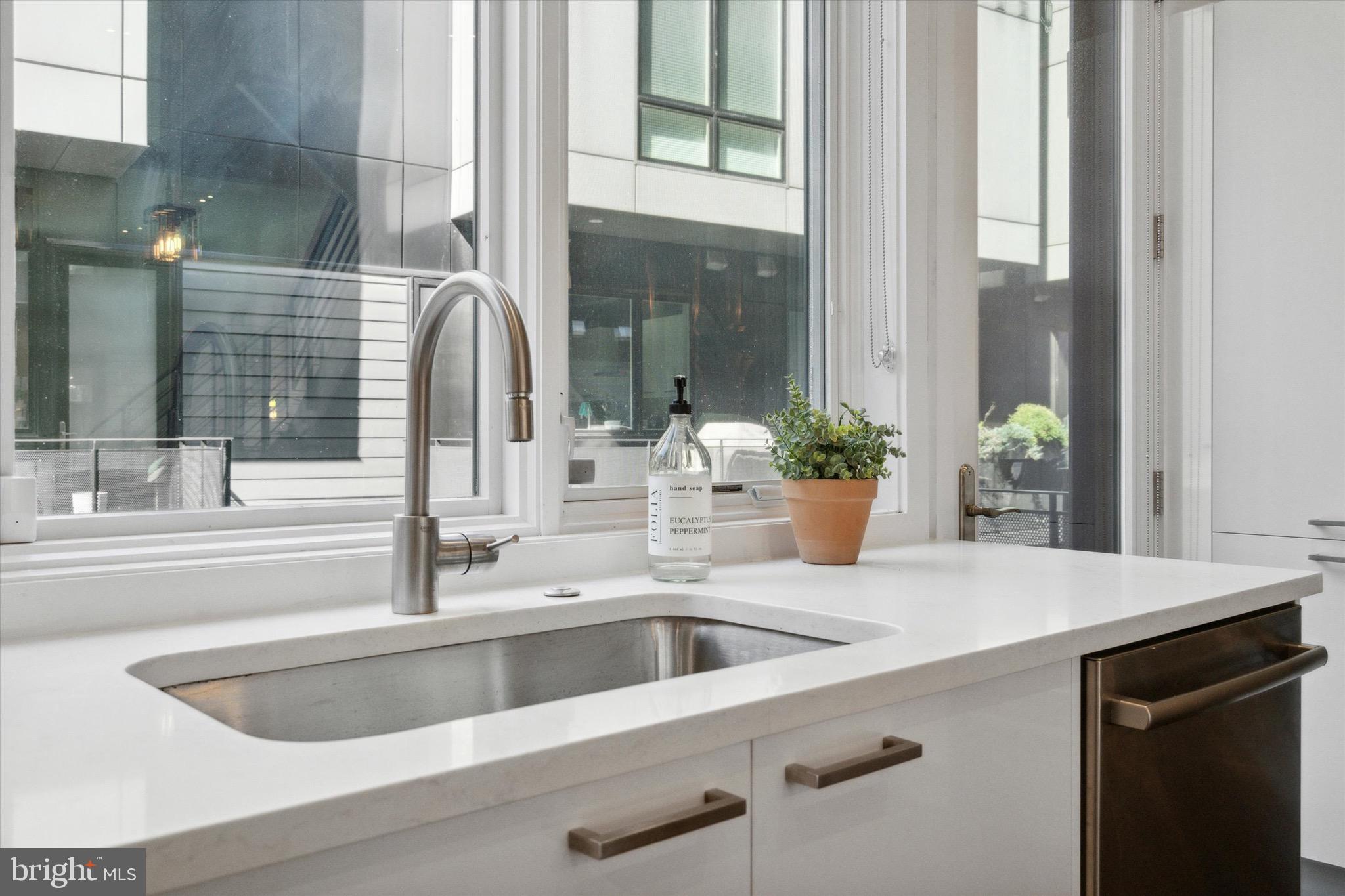 LIBERTY SQUARE - Residential