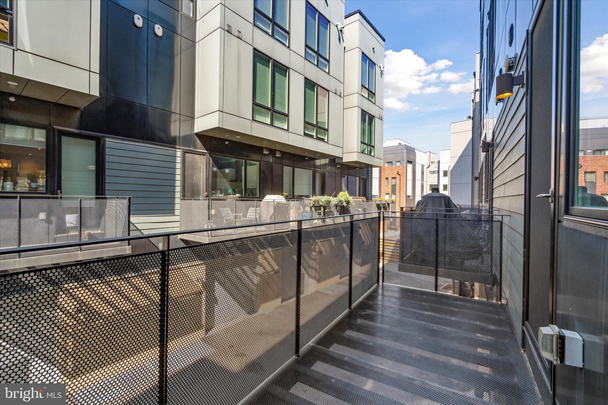 LIBERTY SQUARE - Residential