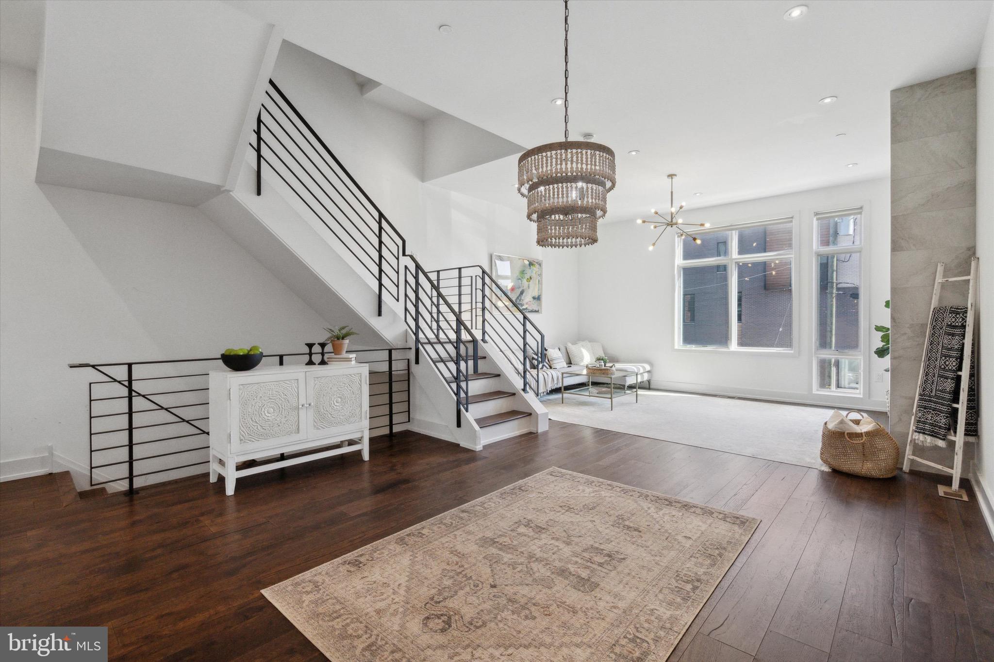 LIBERTY SQUARE - Residential