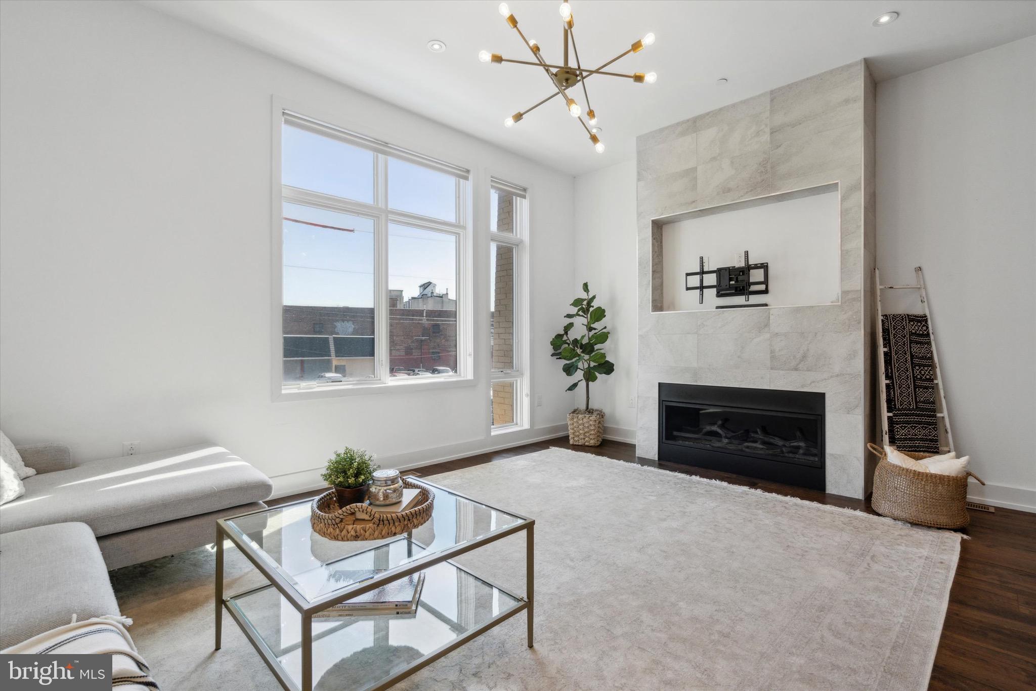 LIBERTY SQUARE - Residential