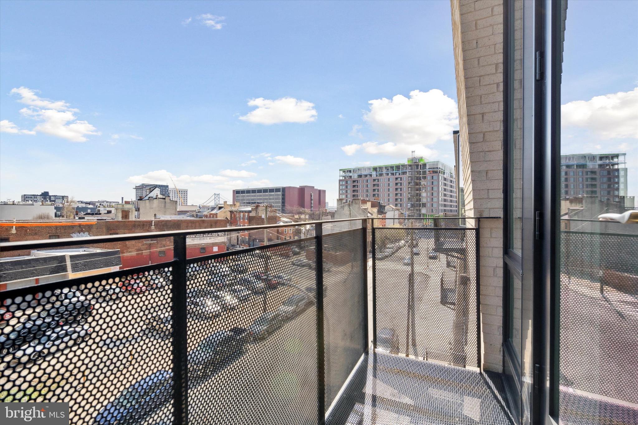 LIBERTY SQUARE - Residential