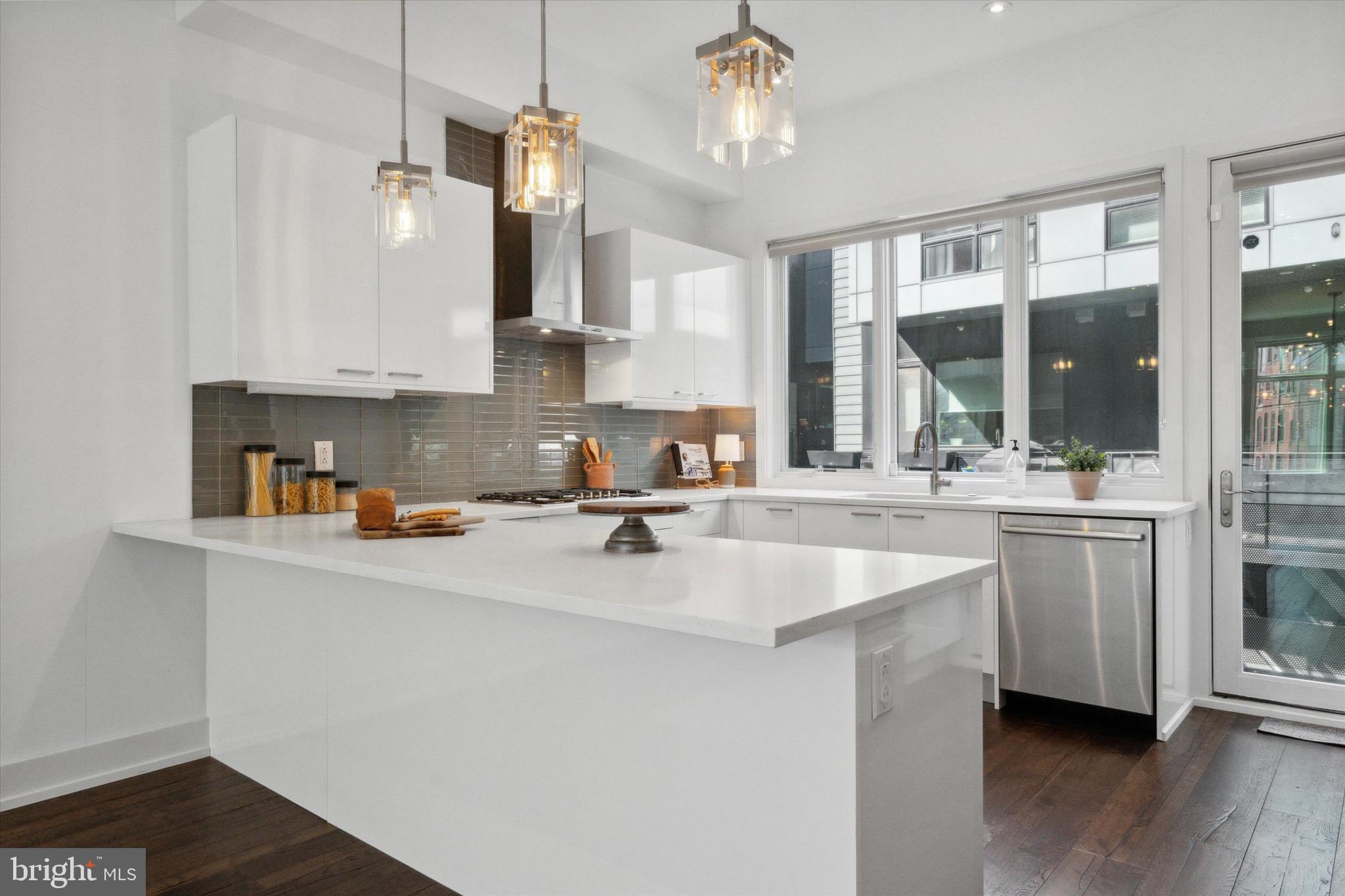 LIBERTY SQUARE - Residential