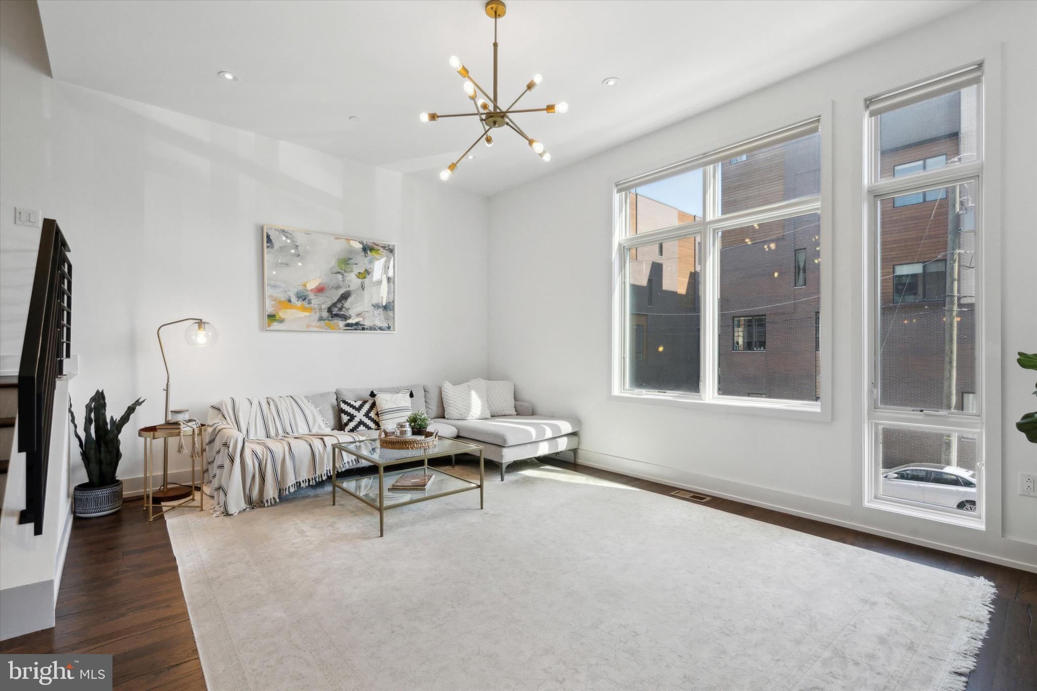 LIBERTY SQUARE - Residential