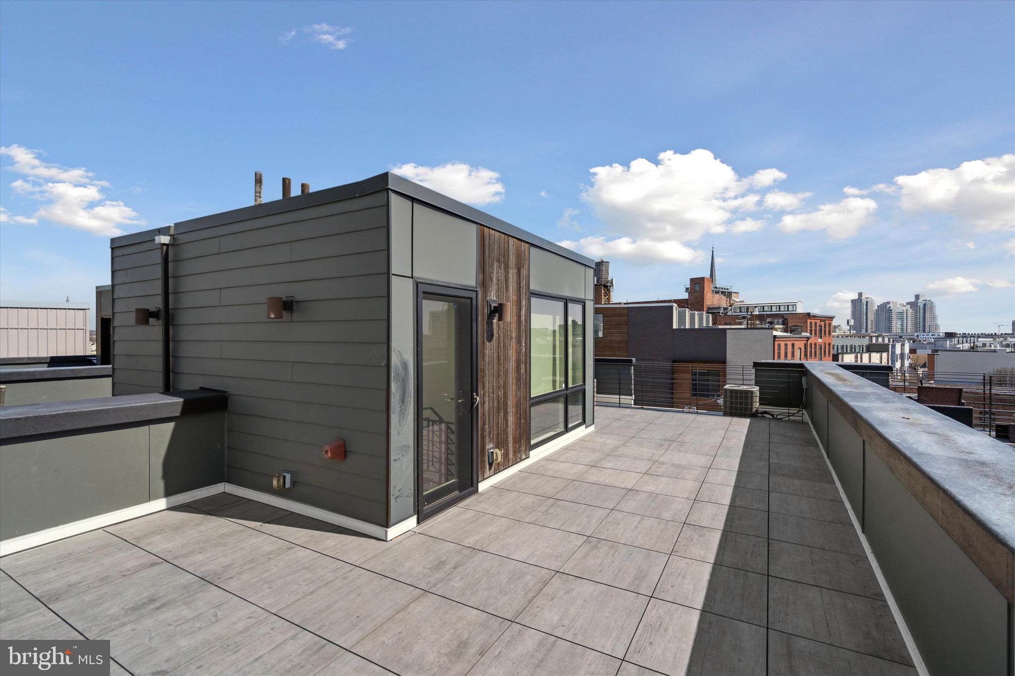 LIBERTY SQUARE - Residential