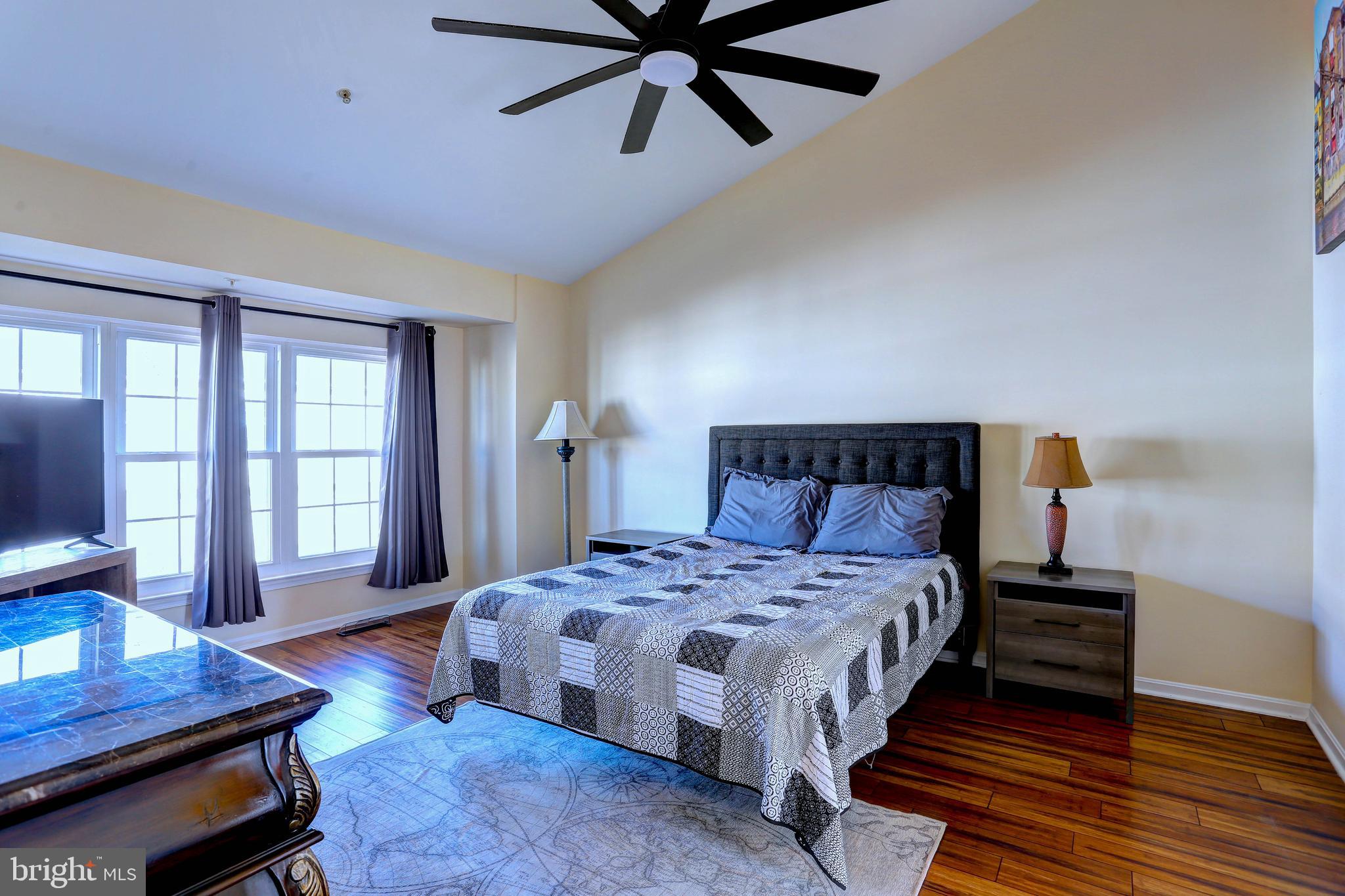 STONEY BEACH - Residential