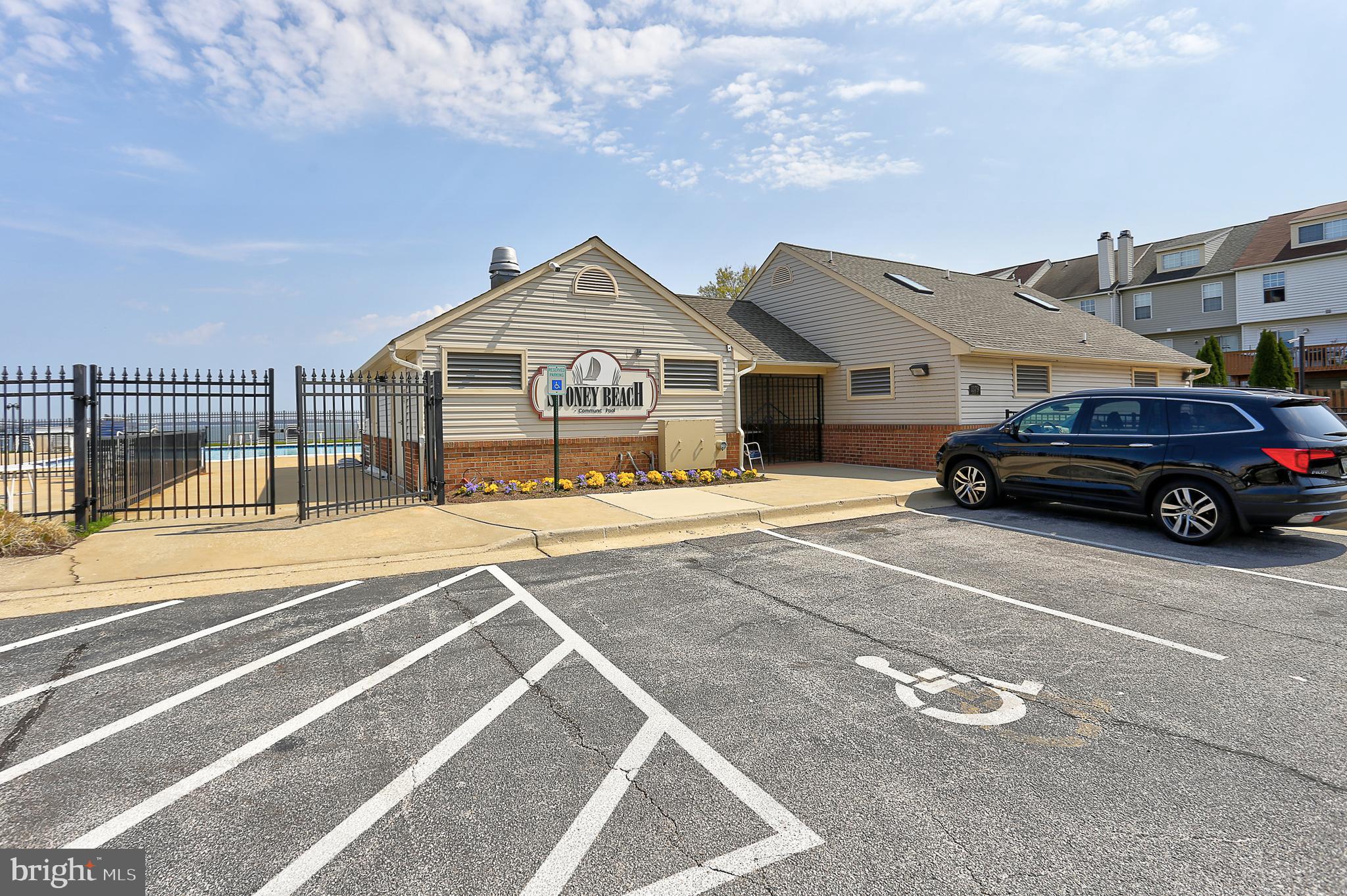 STONEY BEACH - Residential