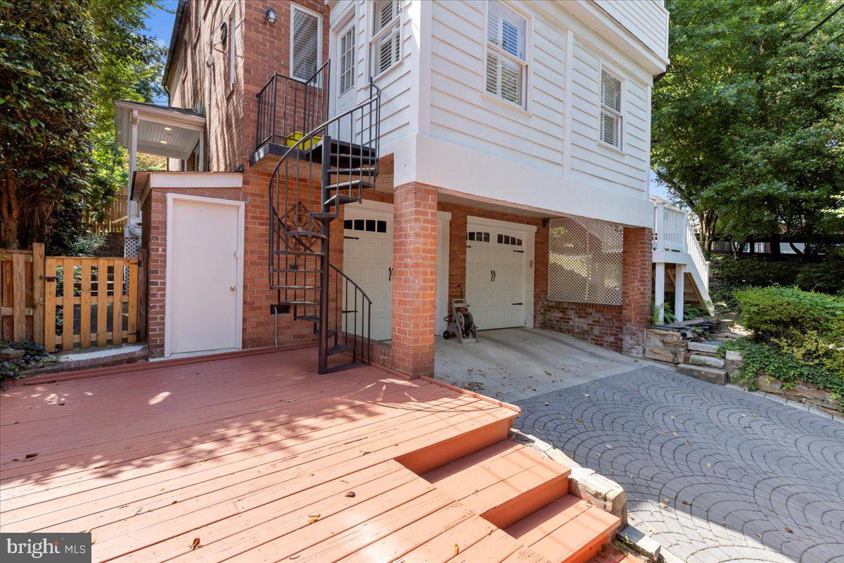 AURORA HILLS - Residential