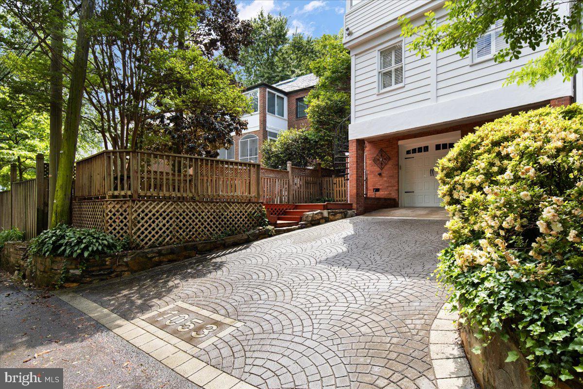 AURORA HILLS - Residential