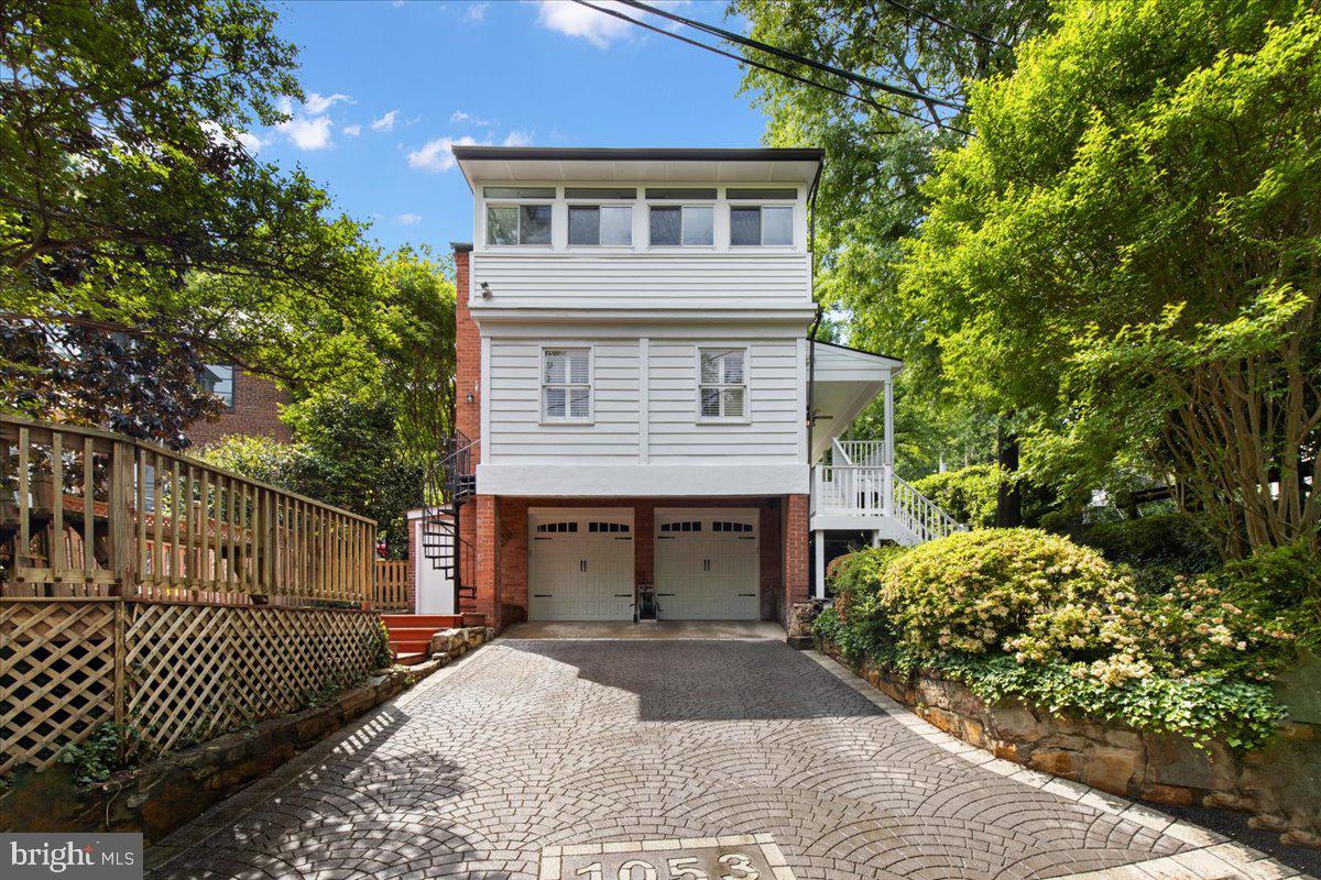 AURORA HILLS - Residential