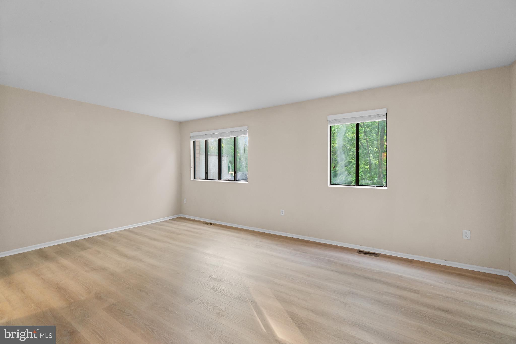 ADMIRALS WALK - Residential