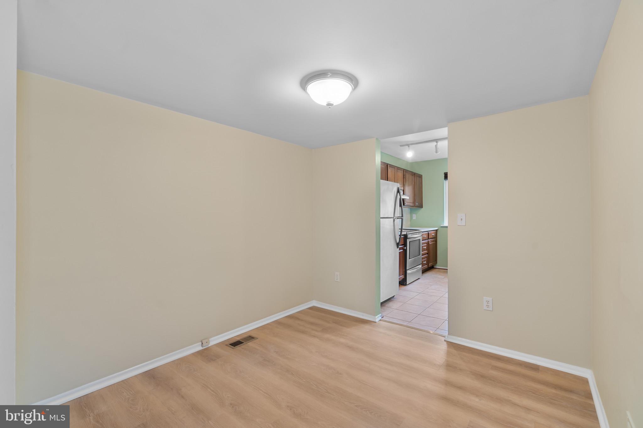 ADMIRALS WALK - Residential