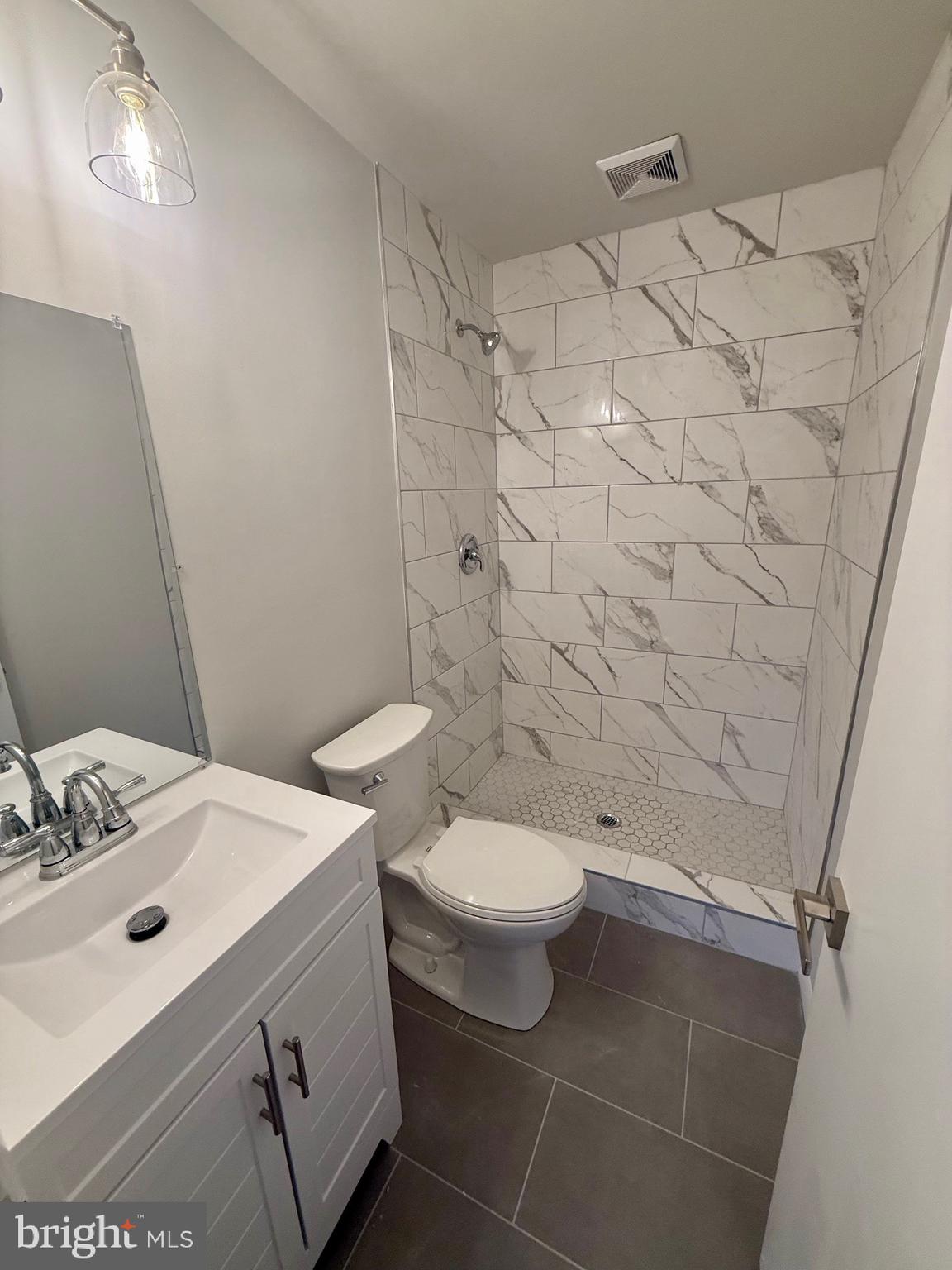 ADMIRALS WALK - Residential