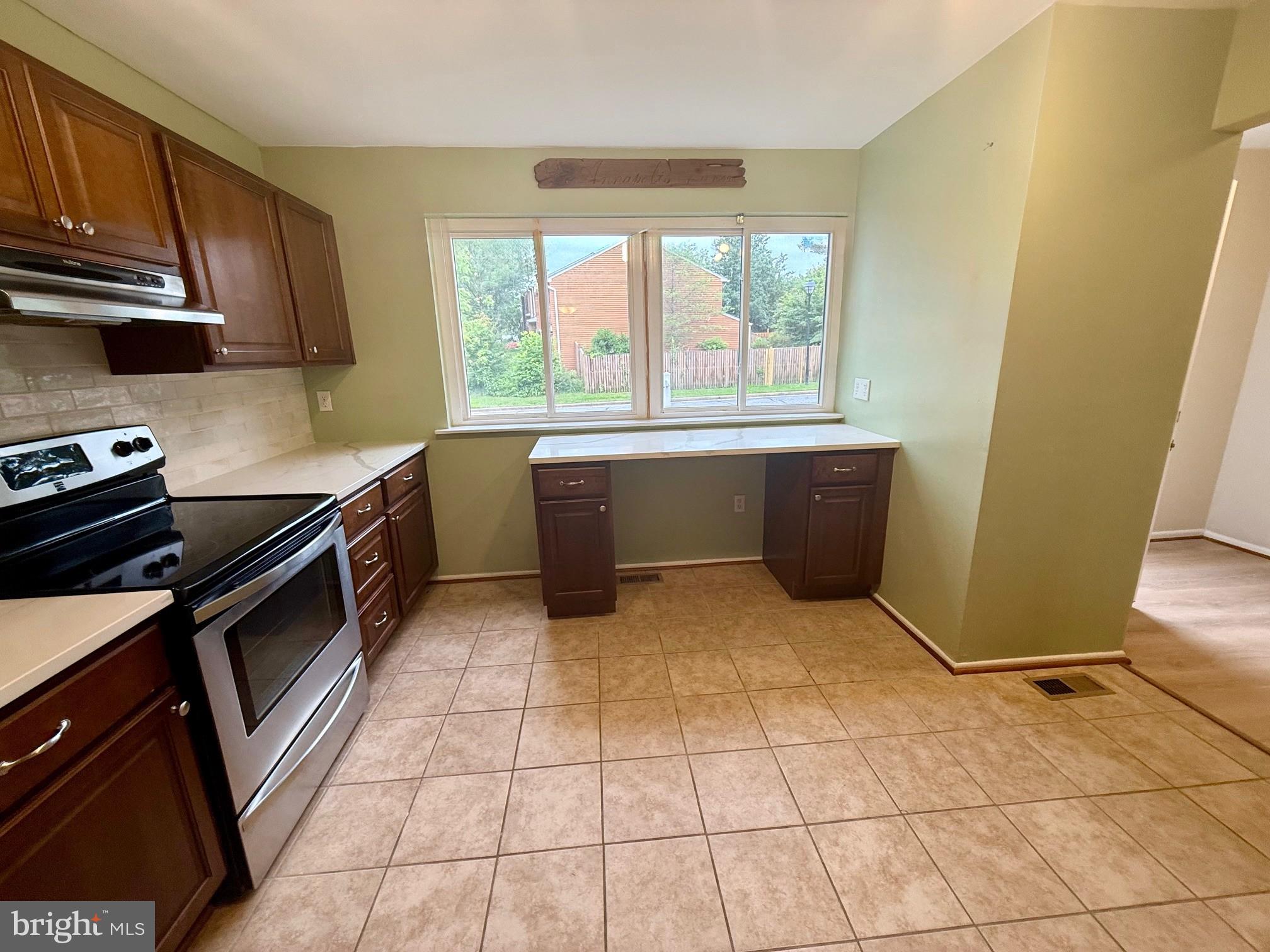 ADMIRALS WALK - Residential