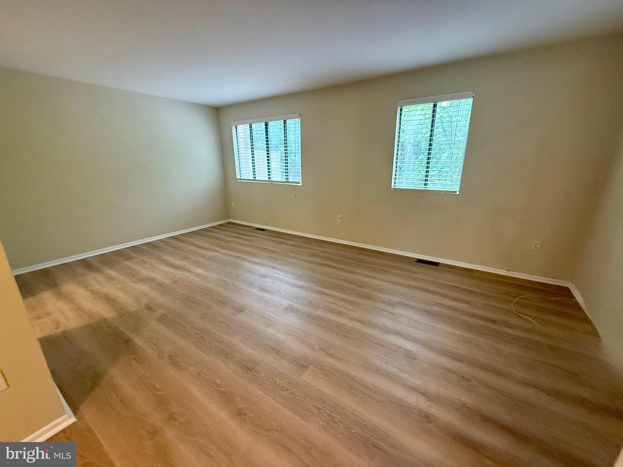 ADMIRALS WALK - Residential