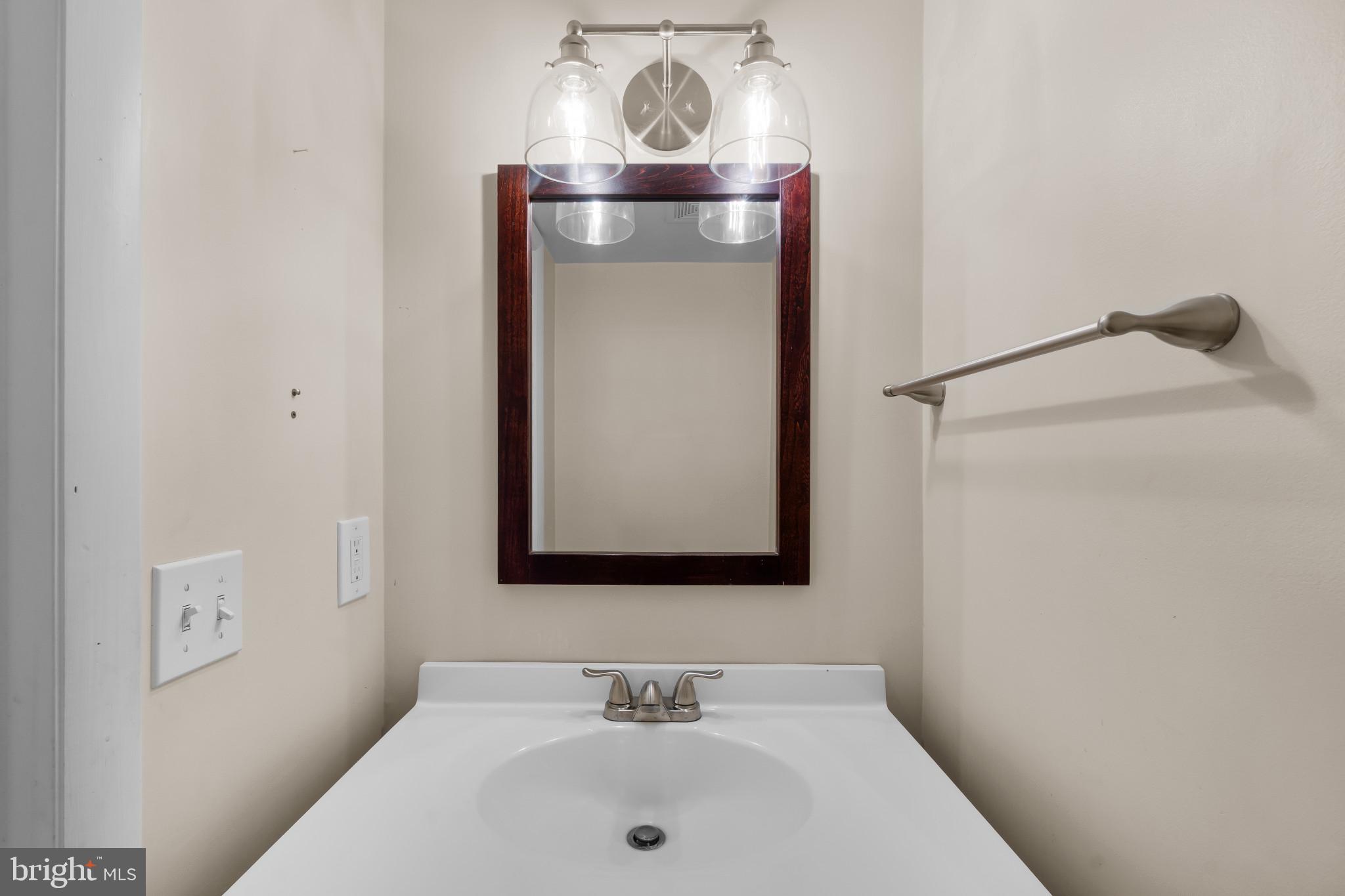 ADMIRALS WALK - Residential