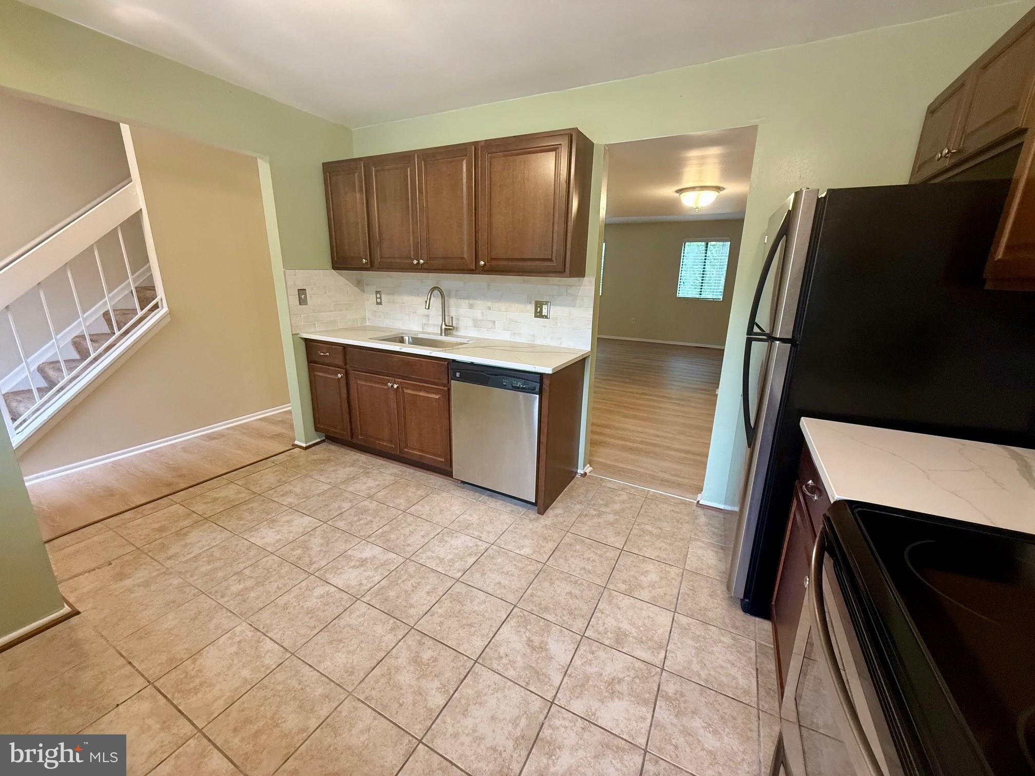 ADMIRALS WALK - Residential