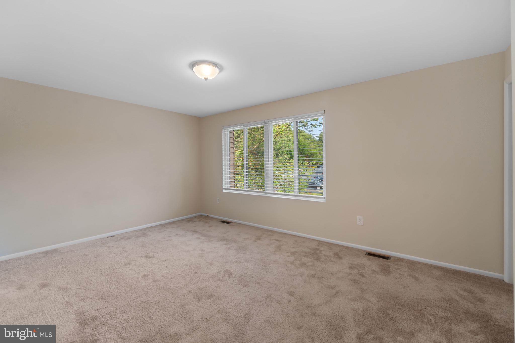 ADMIRALS WALK - Residential