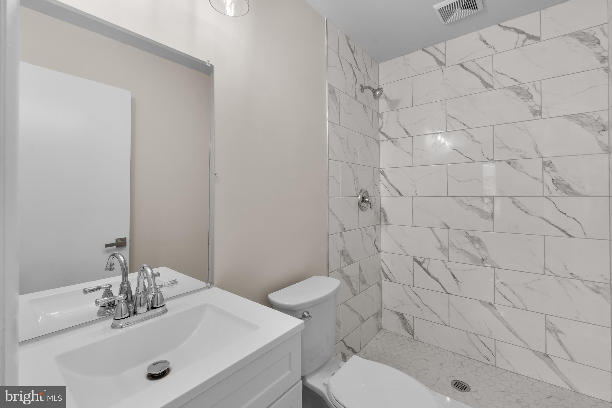 ADMIRALS WALK - Residential