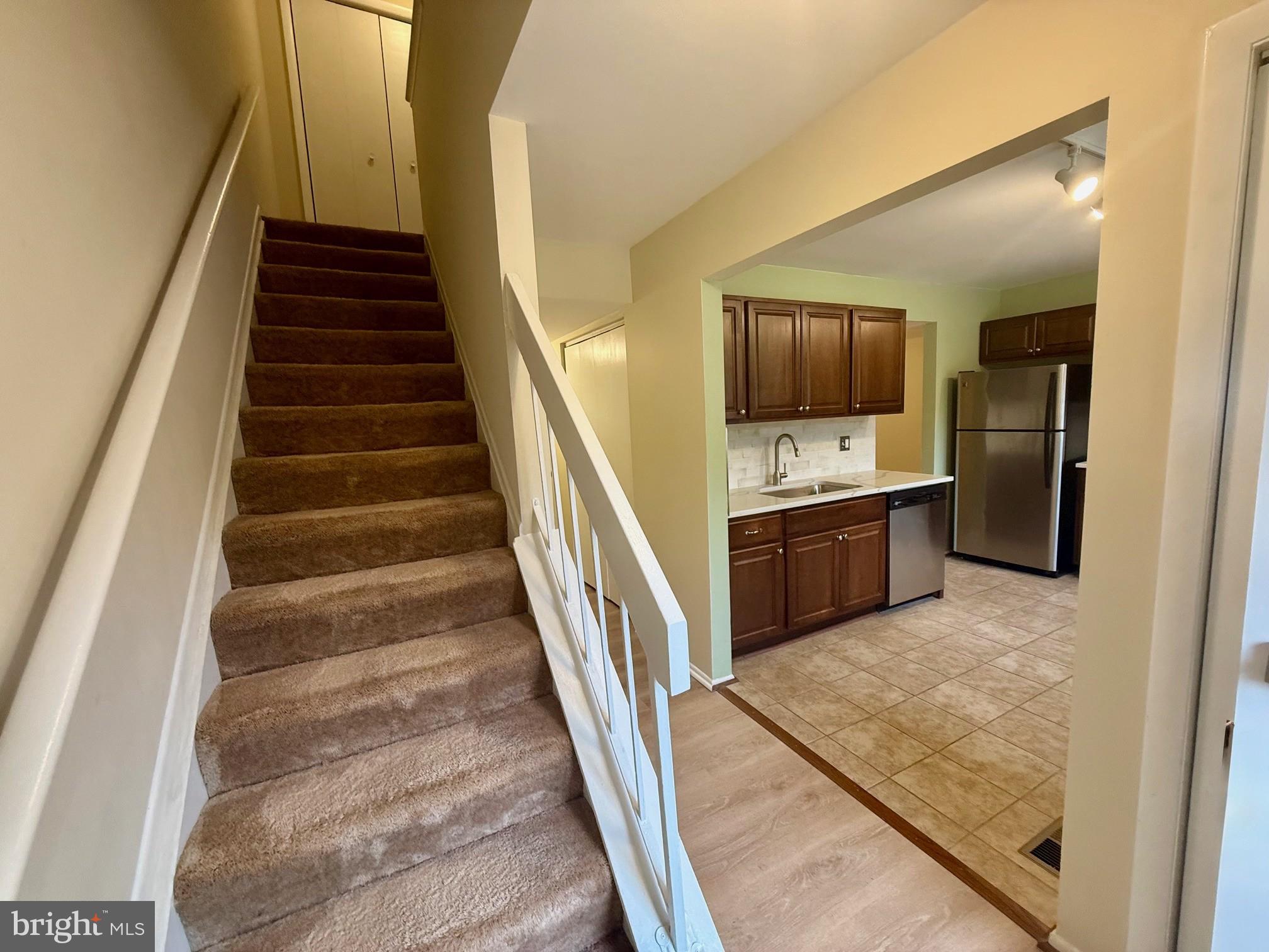ADMIRALS WALK - Residential