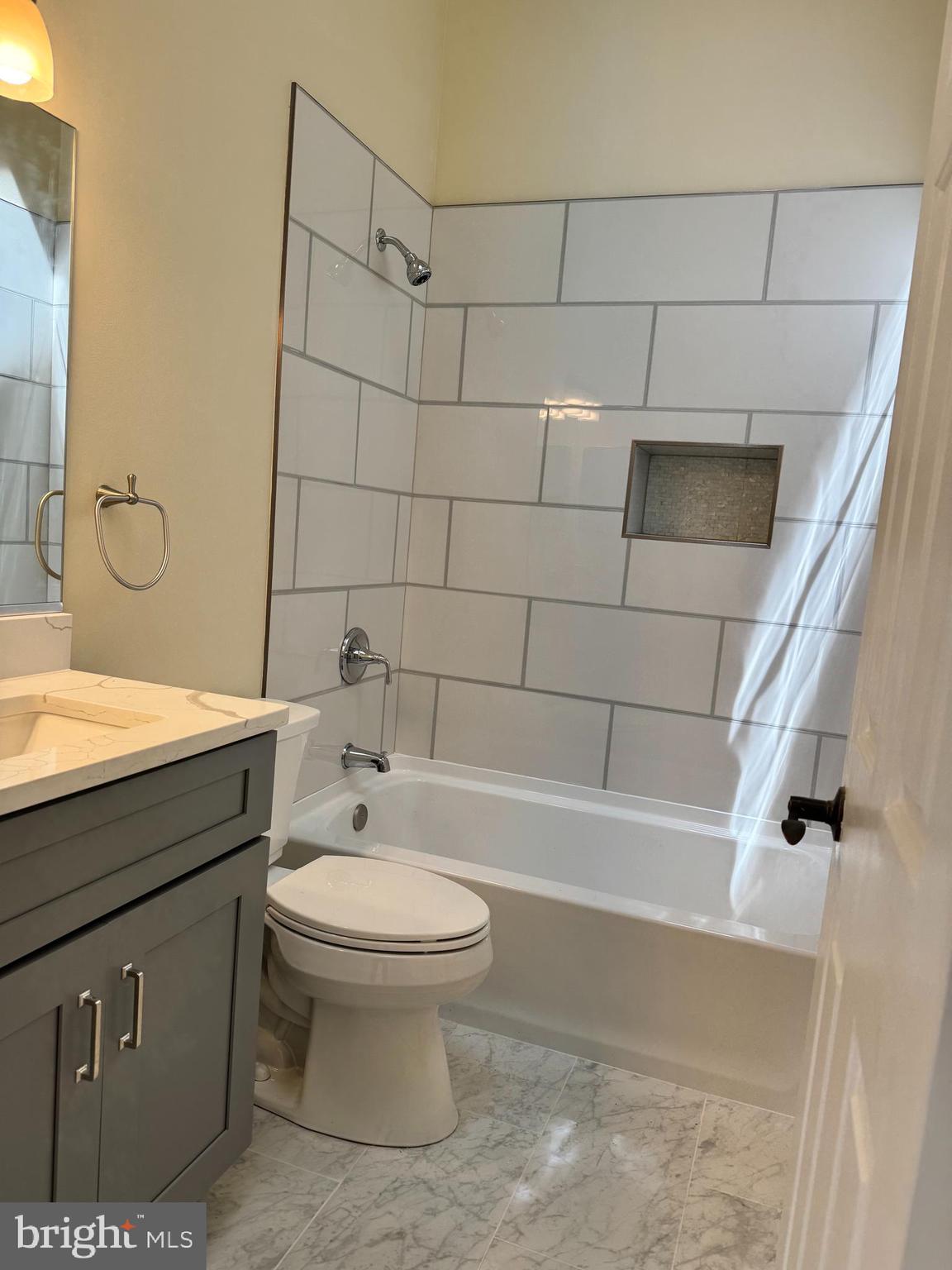 LOVETON FARMS - Residential Lease