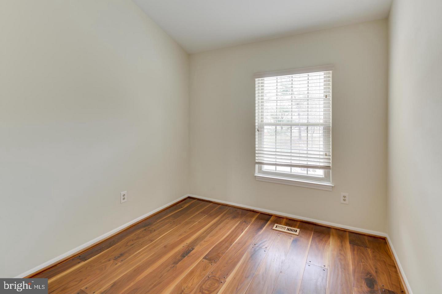 LOVETON FARMS - Residential Lease