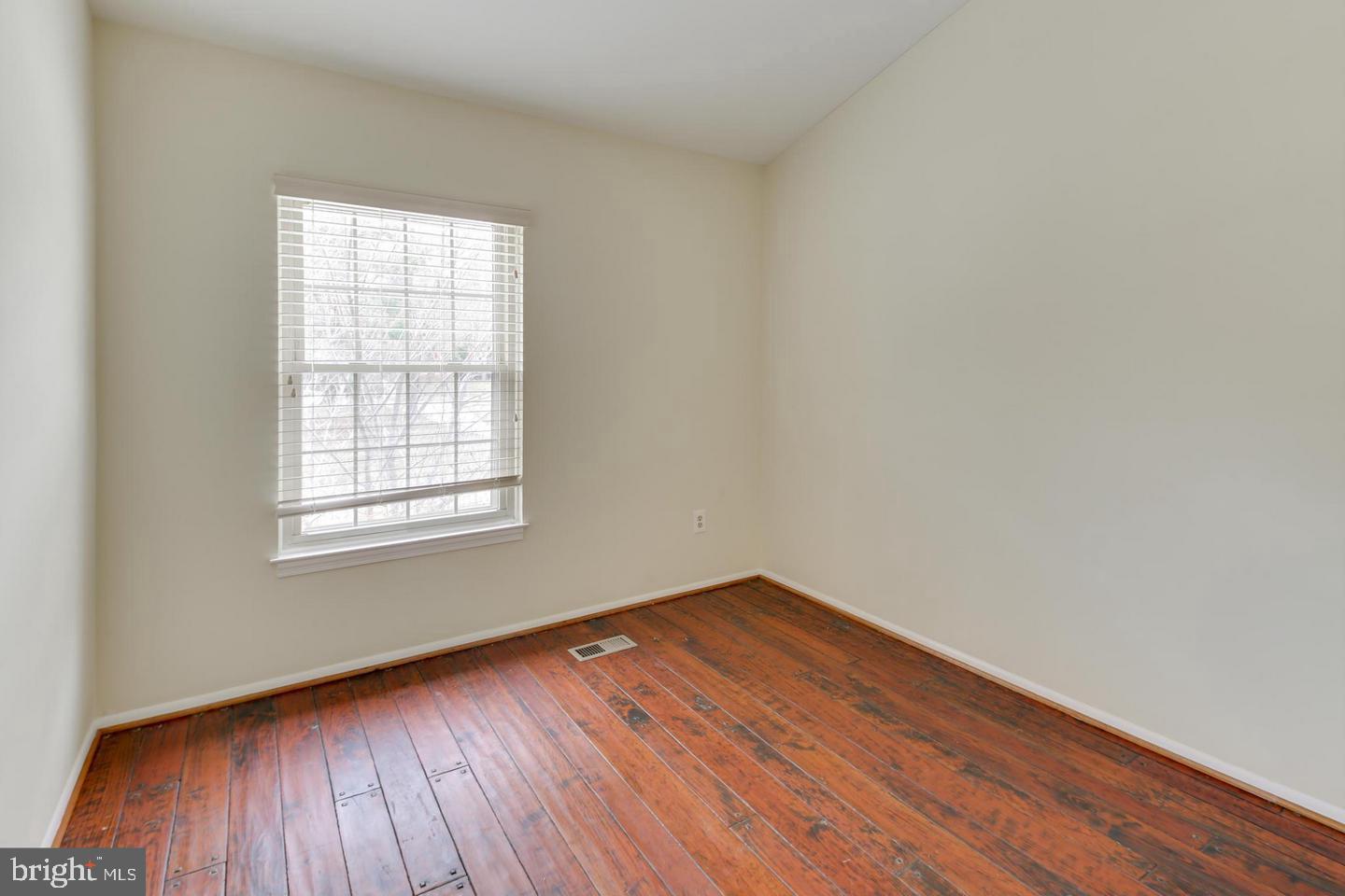 LOVETON FARMS - Residential Lease