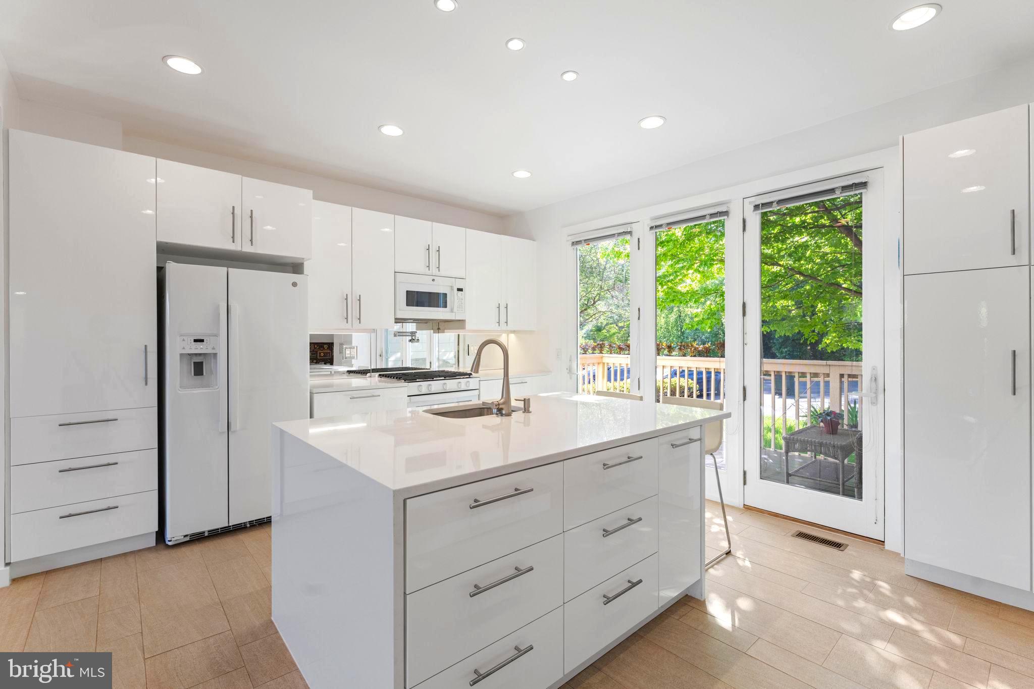 11163 LAKE CHAPEL LANE