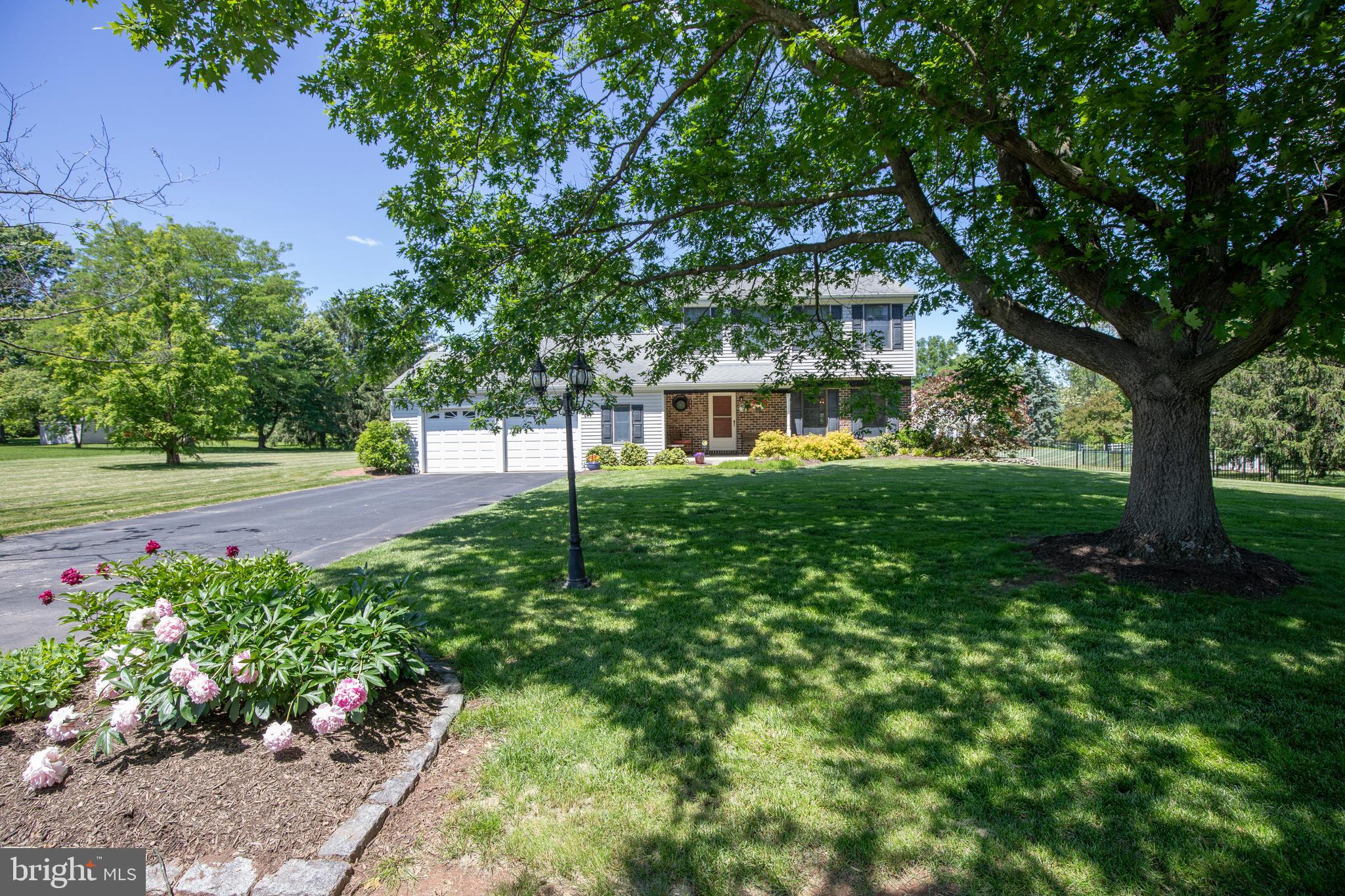 1805 RED OAK WAY